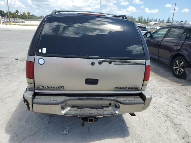 Photo 5 VIN: 1GNDT13W8Y2300343 - CHEVROLET BLAZER 