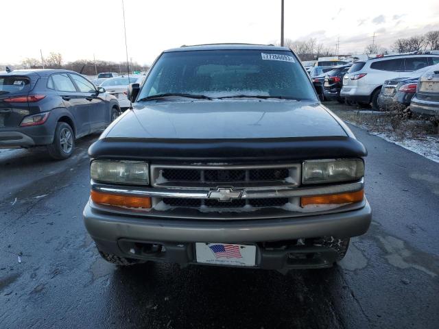 Photo 4 VIN: 1GNDT13W92K221755 - CHEVROLET BLAZER 