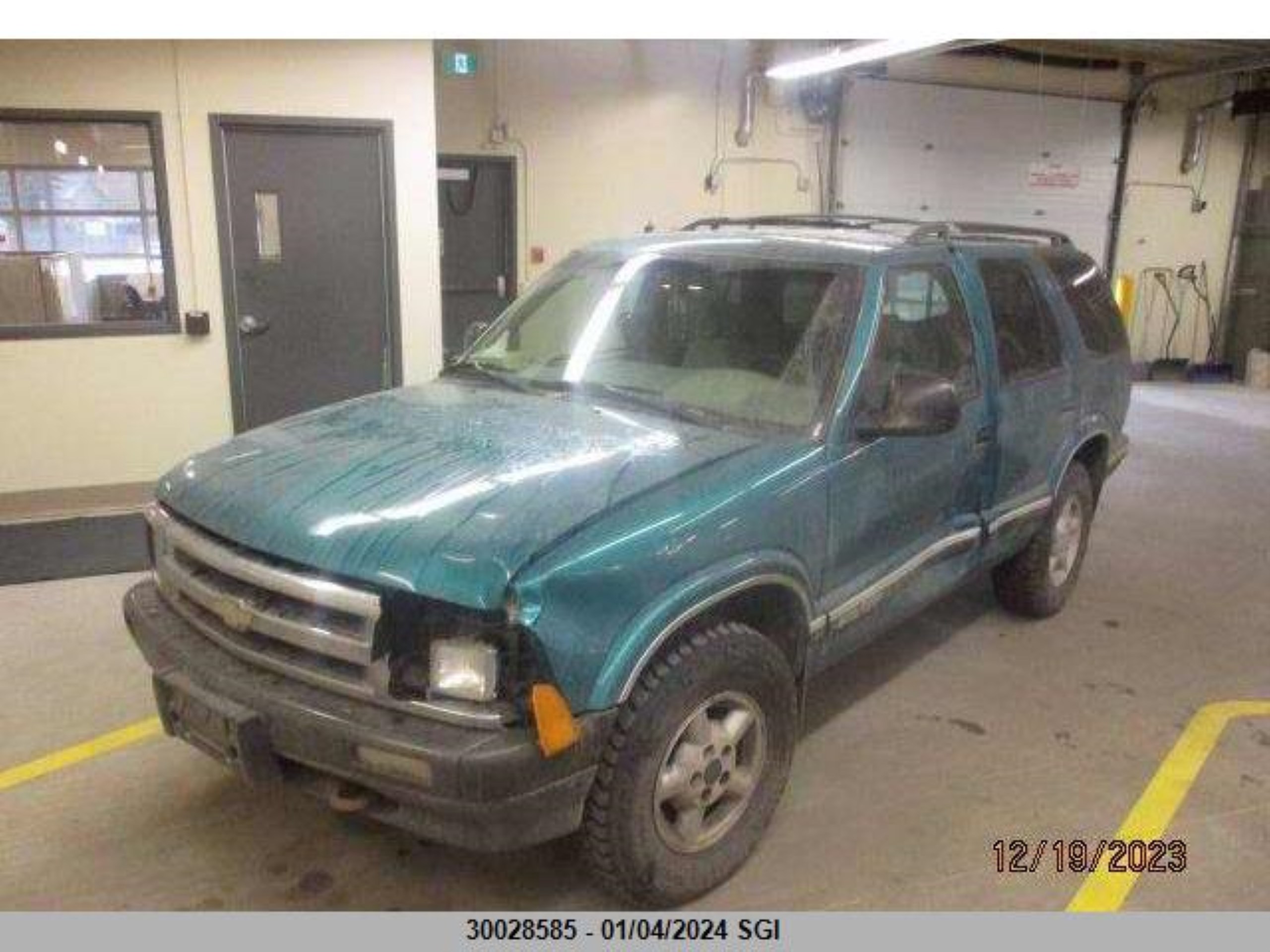 Photo 10 VIN: 1GNDT13W9S2170399 - CHEVROLET BLAZER 