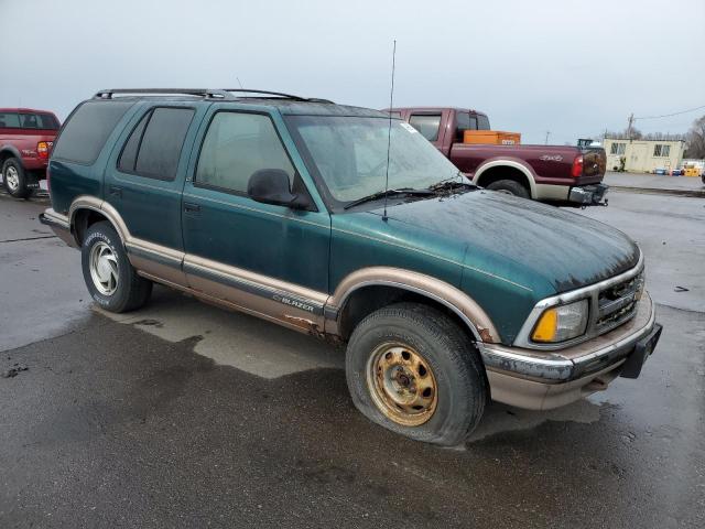 Photo 3 VIN: 1GNDT13W9T2141356 - CHEVROLET BLAZER 