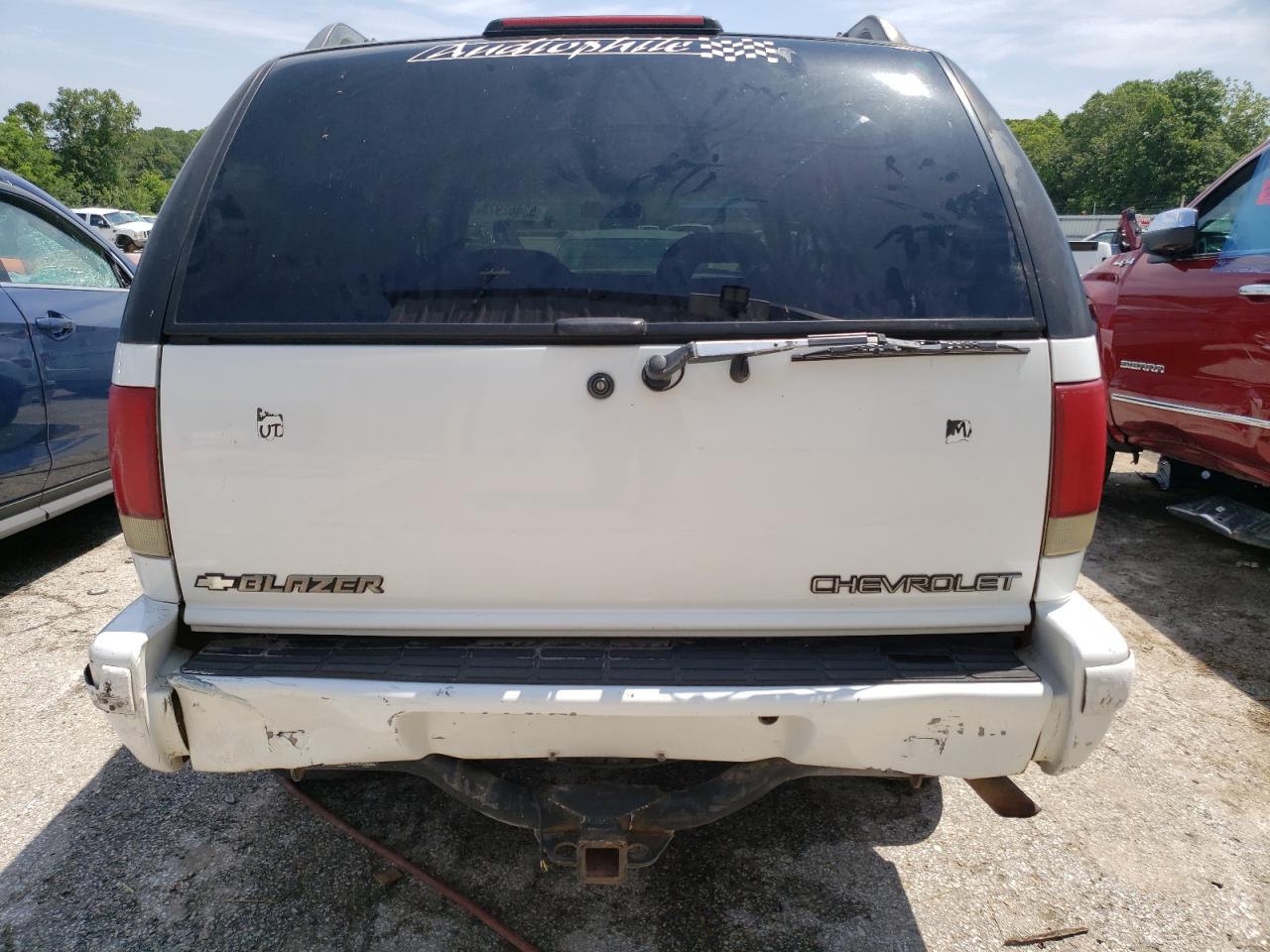 Photo 5 VIN: 1GNDT13W9T2244888 - CHEVROLET BLAZER 