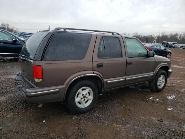 Photo 2 VIN: 1GNDT13W9W2179528 - CHEVROLET BLAZER 