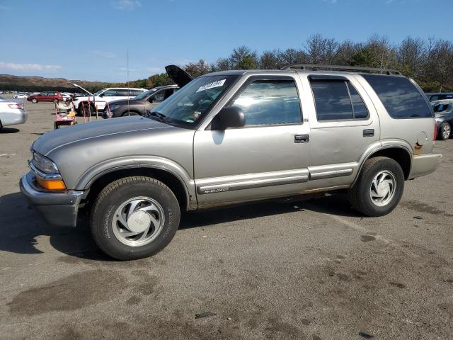 Photo 0 VIN: 1GNDT13W9Y2101950 - CHEVROLET BLAZER 