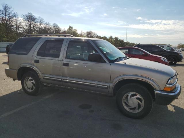 Photo 3 VIN: 1GNDT13W9Y2101950 - CHEVROLET BLAZER 