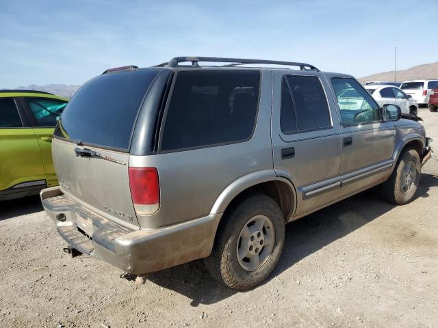 Photo 2 VIN: 1GNDT13W9YK122667 - CHEVROLET BLAZER 