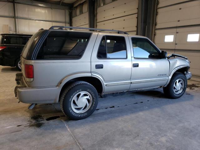 Photo 2 VIN: 1GNDT13WX2K149500 - CHEVROLET BLAZER 