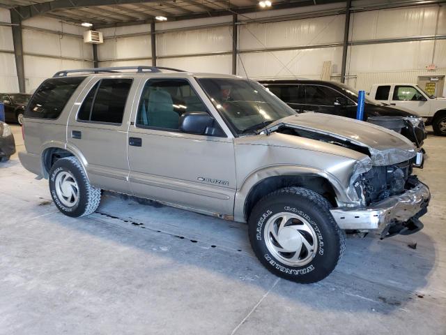 Photo 3 VIN: 1GNDT13WX2K149500 - CHEVROLET BLAZER 