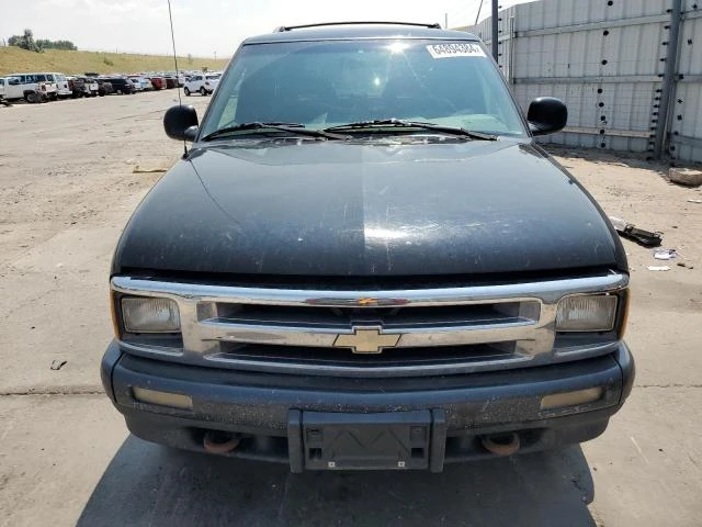 Photo 4 VIN: 1GNDT13WXS2144233 - CHEVROLET BLAZER 