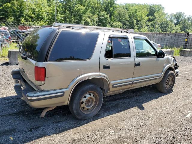 Photo 2 VIN: 1GNDT13WXW2246928 - CHEVROLET BLAZER 