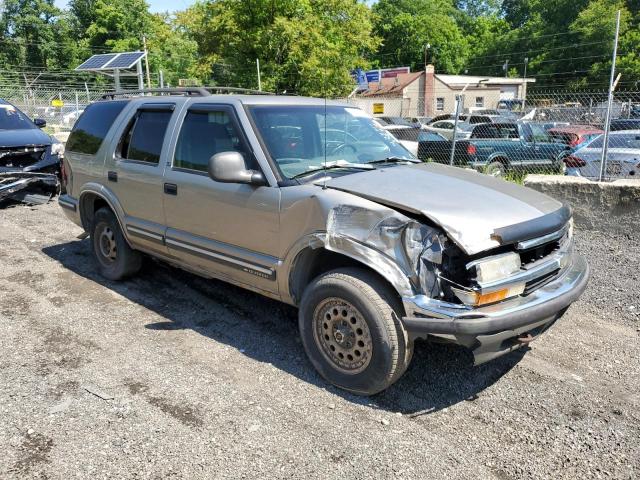 Photo 3 VIN: 1GNDT13WXW2246928 - CHEVROLET BLAZER 