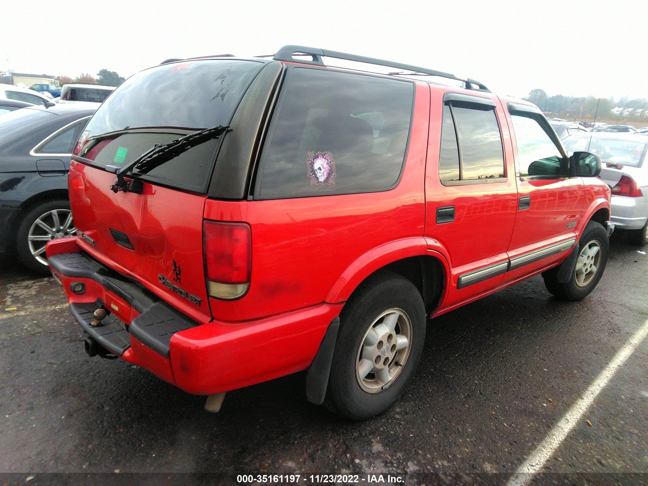 Photo 3 VIN: 1GNDT13WXY2374461 - CHEVROLET BLAZER 