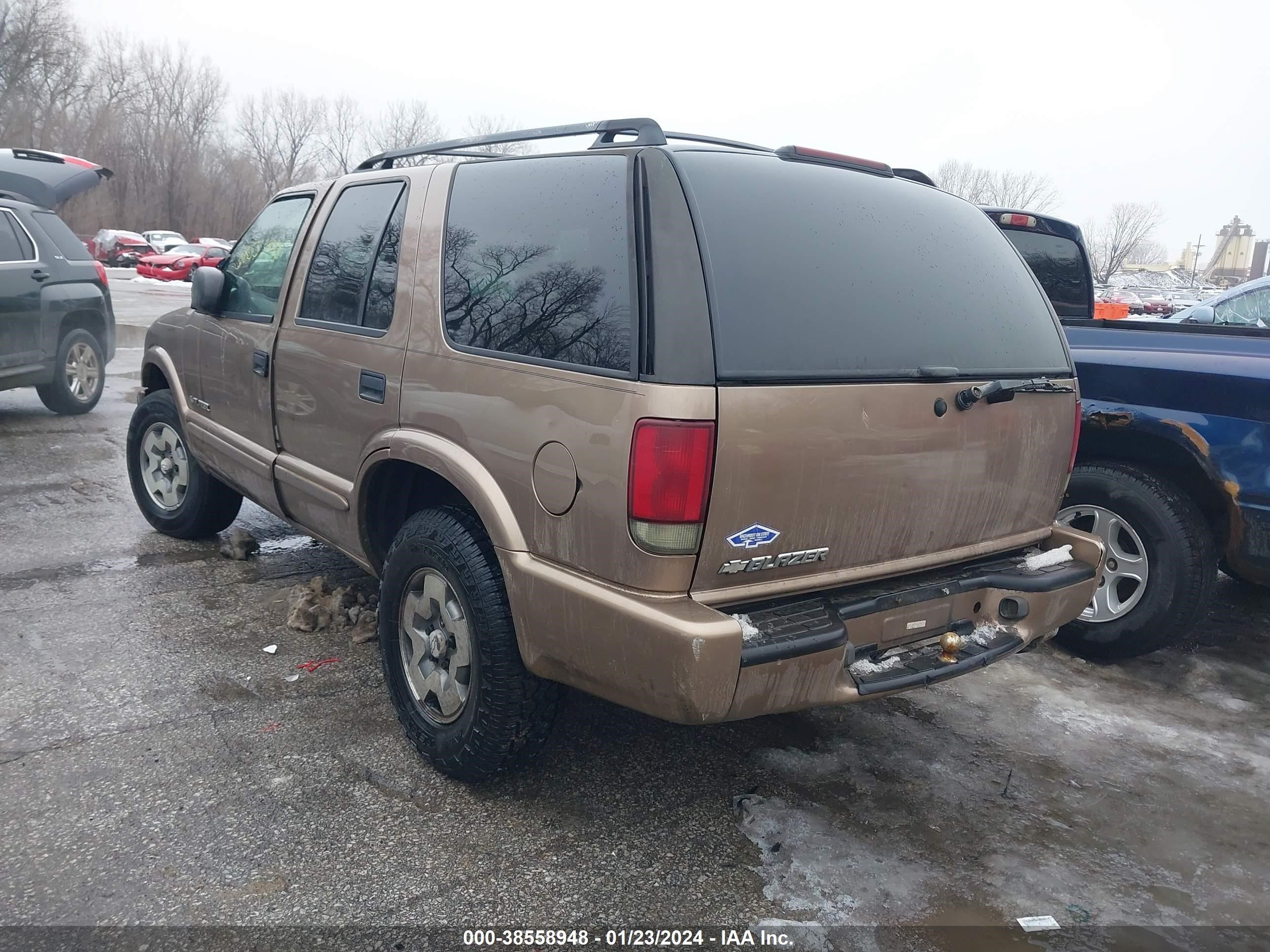 Photo 2 VIN: 1GNDT13X04K156922 - CHEVROLET BLAZER 