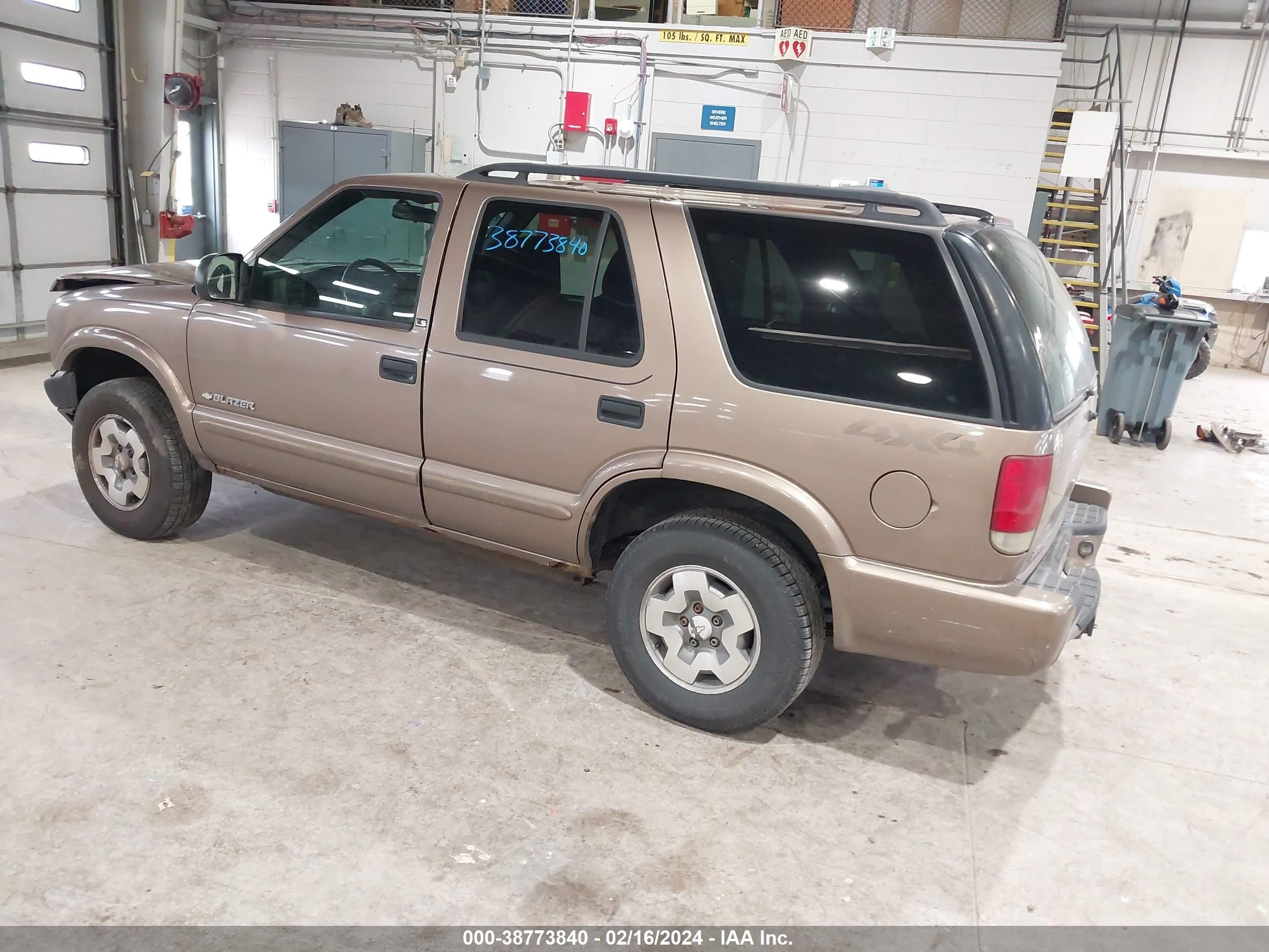 Photo 2 VIN: 1GNDT13X53K146224 - CHEVROLET BLAZER 