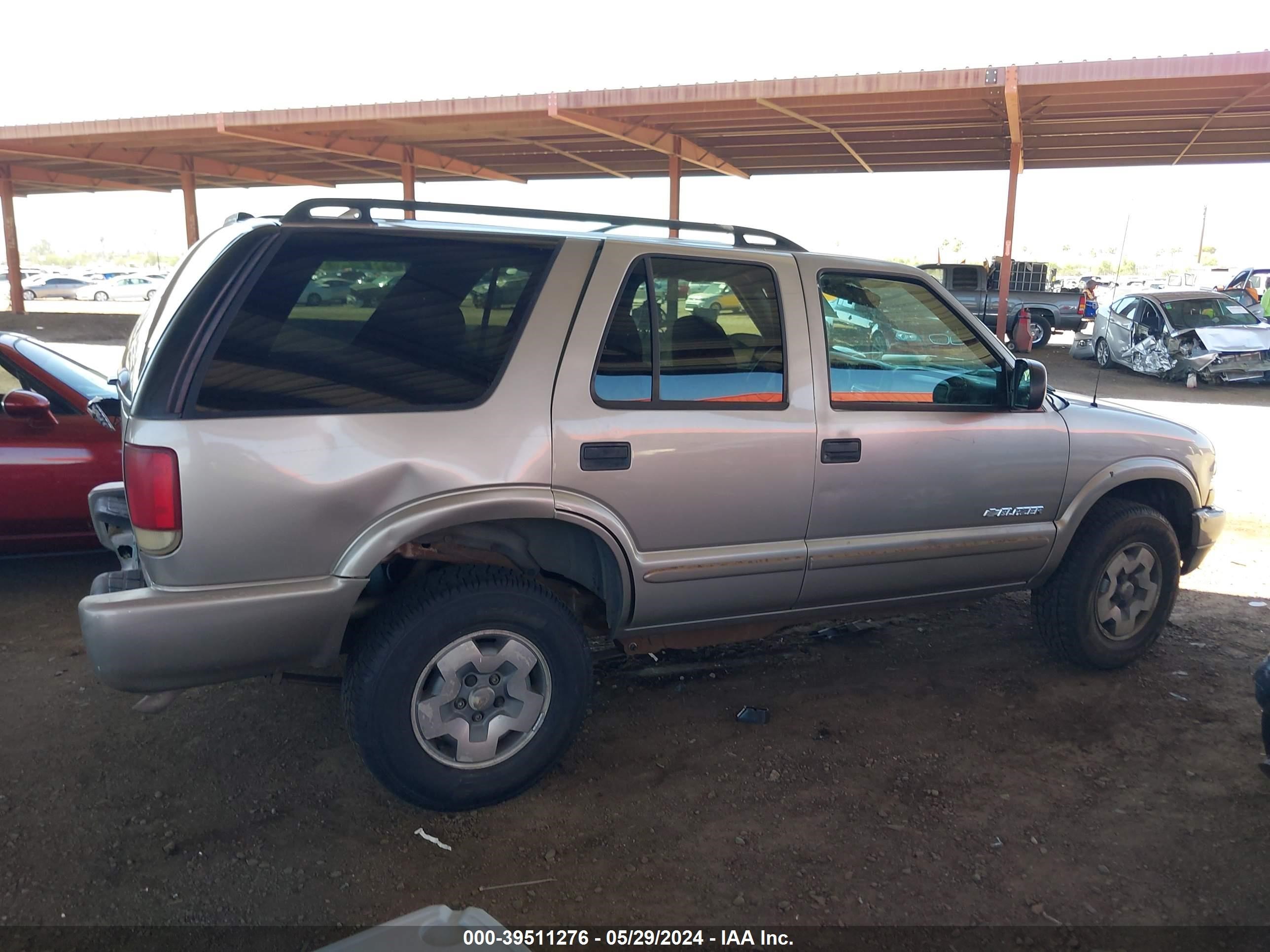 Photo 12 VIN: 1GNDT13X54K143857 - CHEVROLET BLAZER 