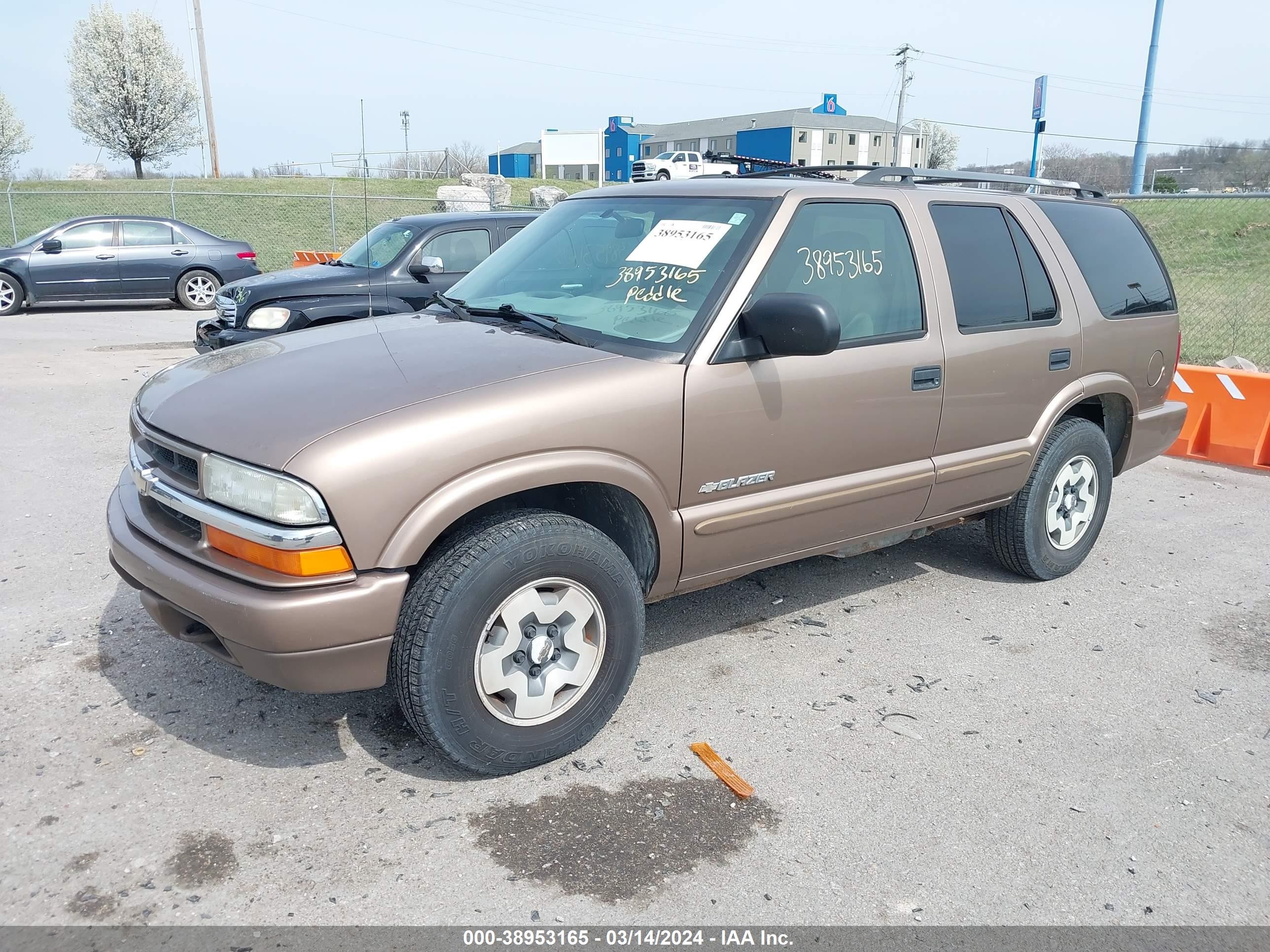 Photo 1 VIN: 1GNDT13X54K163364 - CHEVROLET BLAZER 