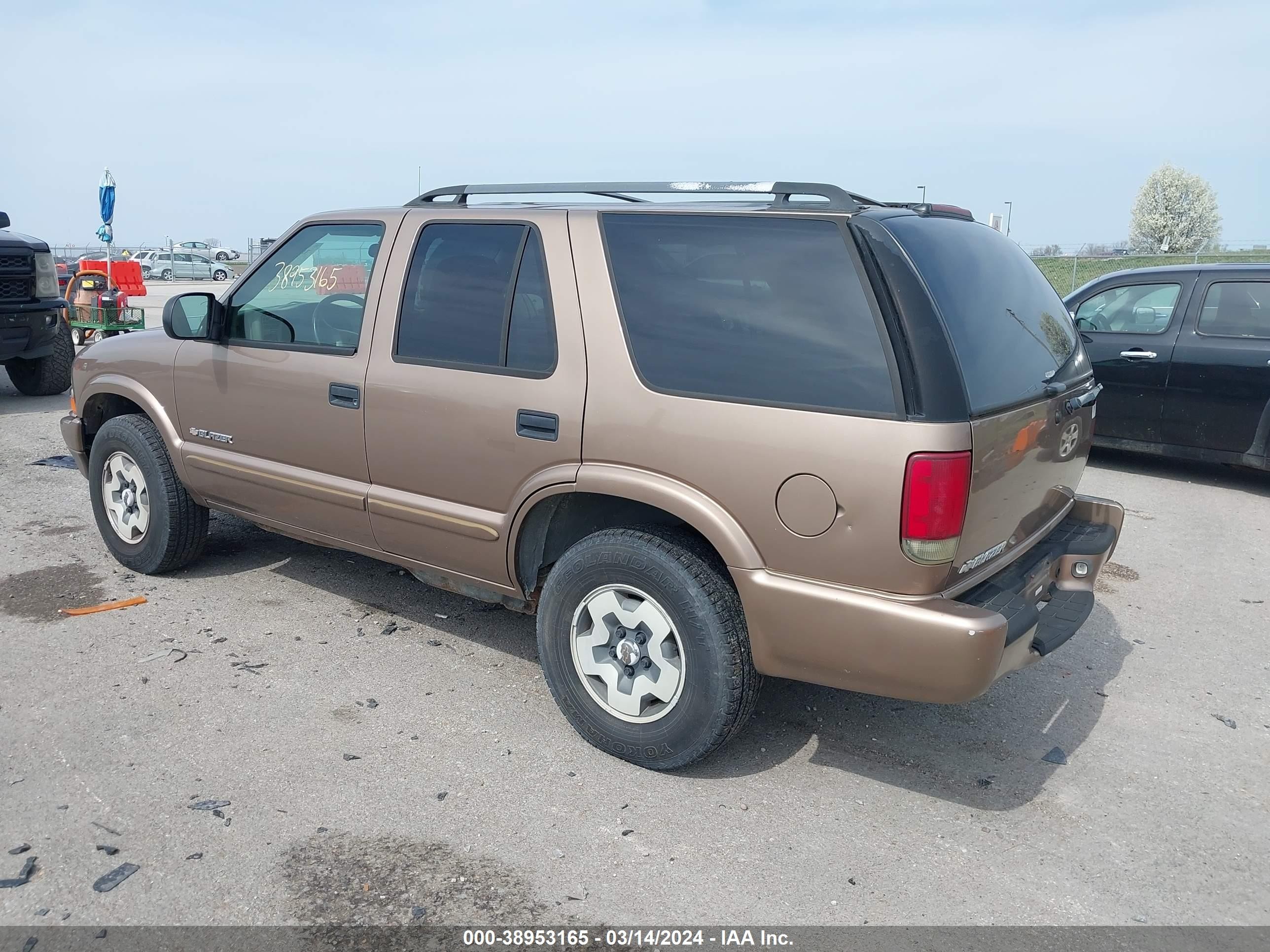 Photo 2 VIN: 1GNDT13X54K163364 - CHEVROLET BLAZER 