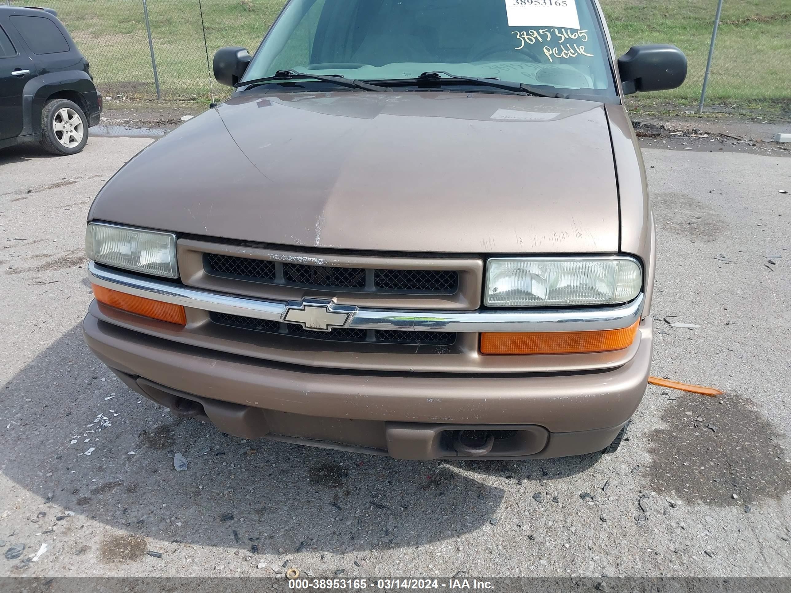 Photo 5 VIN: 1GNDT13X54K163364 - CHEVROLET BLAZER 