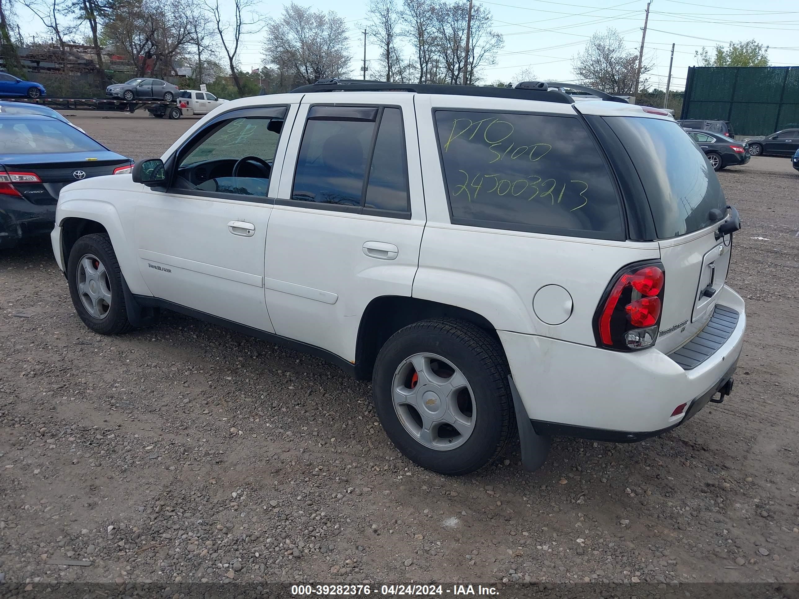 Photo 2 VIN: 1GNDT33S692112608 - CHEVROLET TRAILBLAZER 