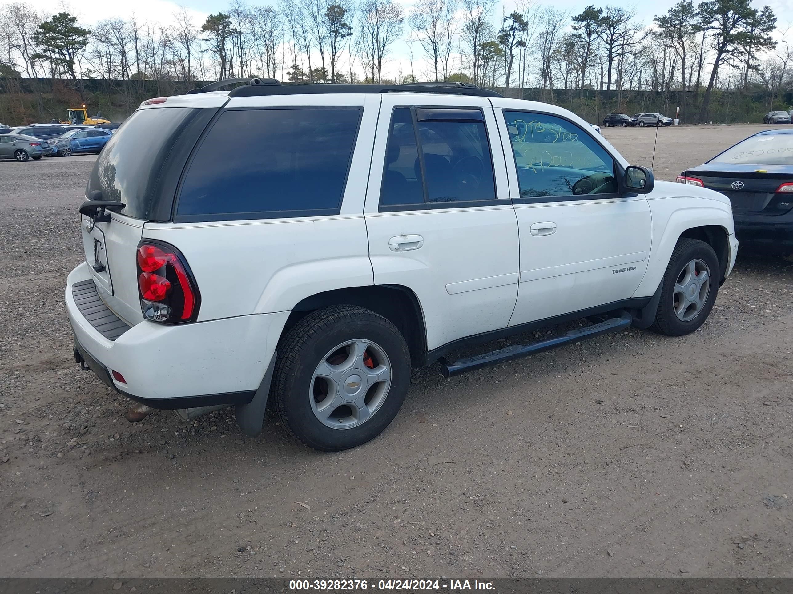 Photo 3 VIN: 1GNDT33S692112608 - CHEVROLET TRAILBLAZER 