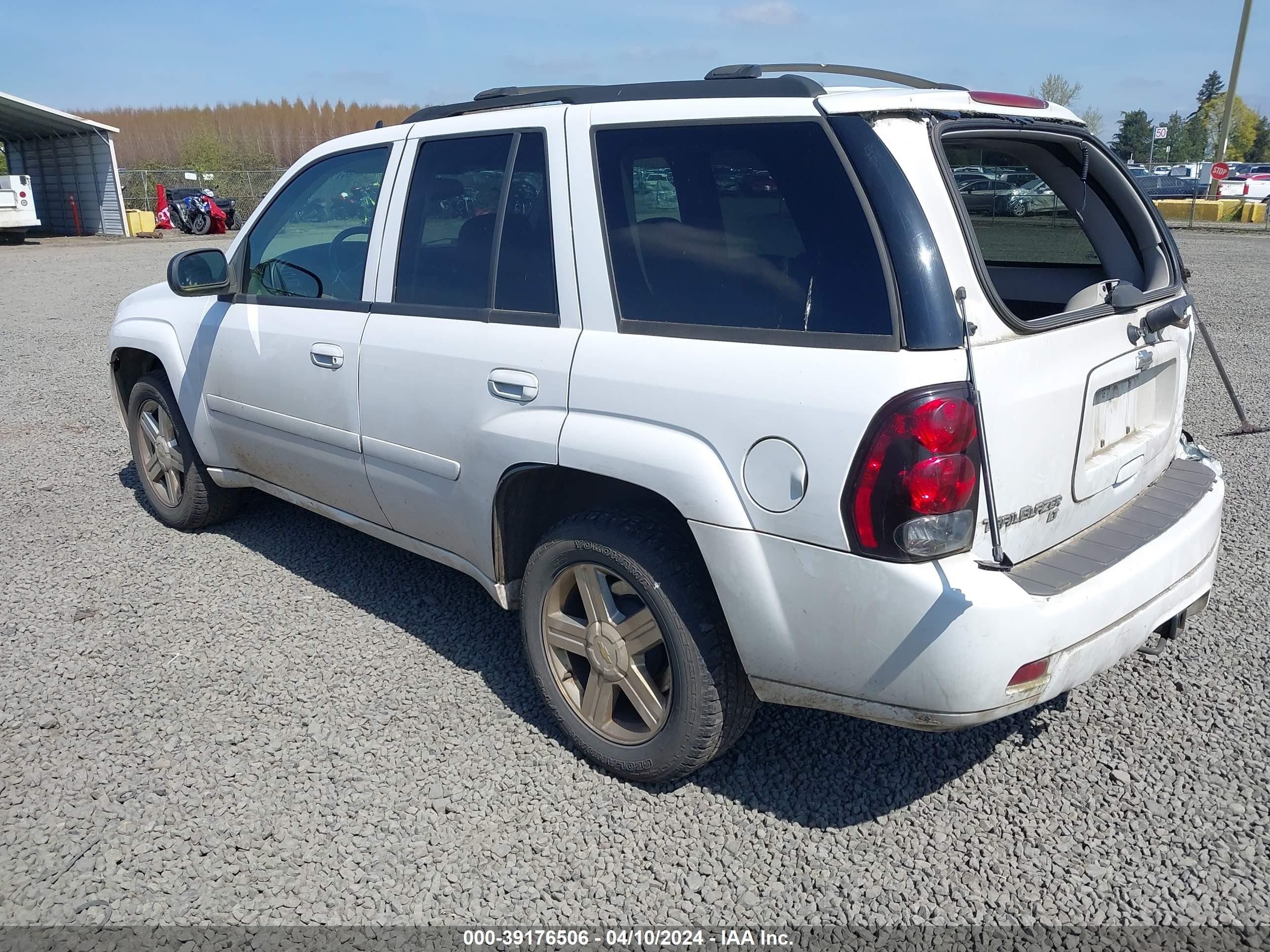 Photo 2 VIN: 1GNDT33S792104128 - CHEVROLET TRAILBLAZER 