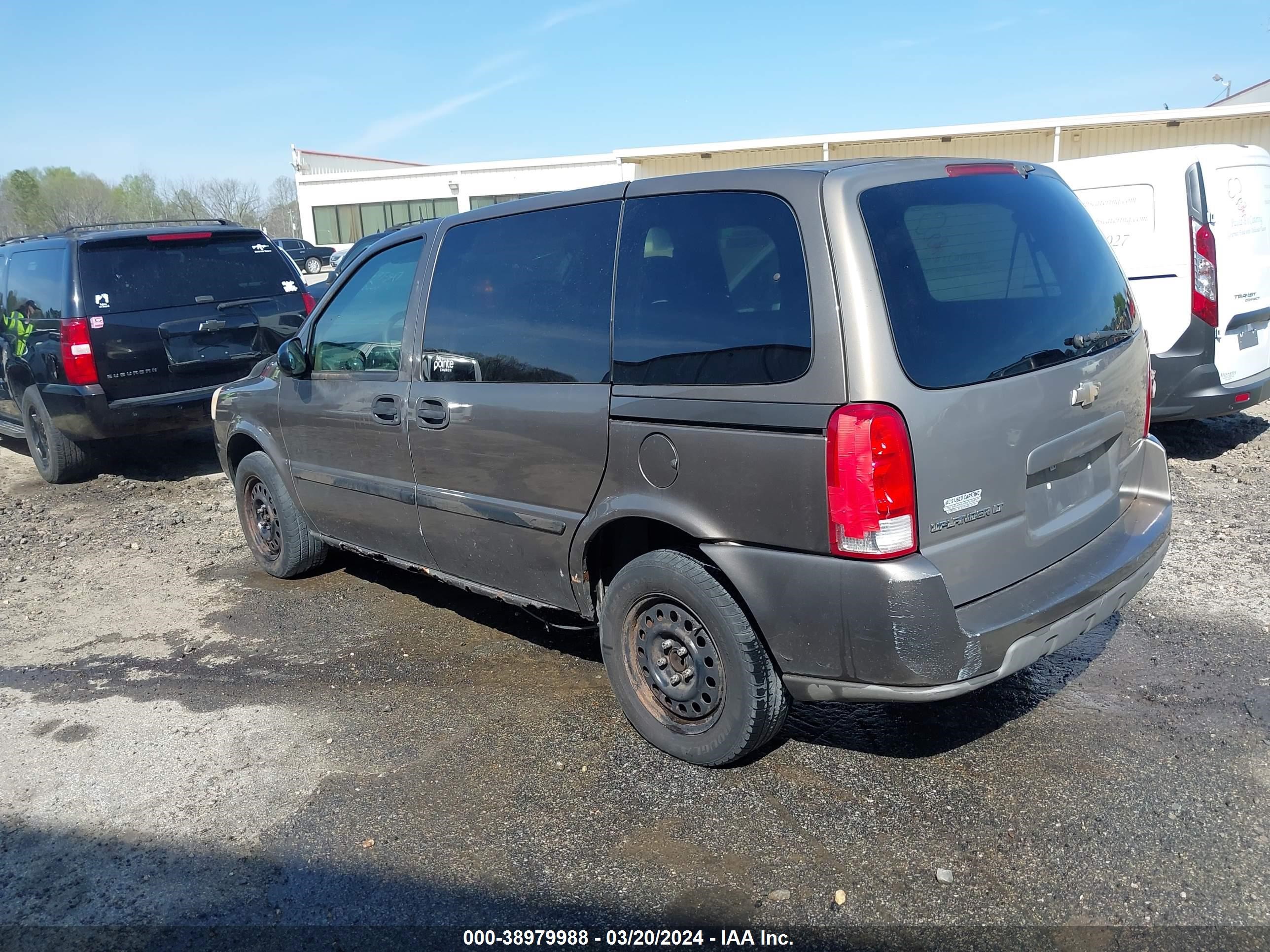 Photo 2 VIN: 1GNDU03L45D288169 - CHEVROLET UPLANDER 