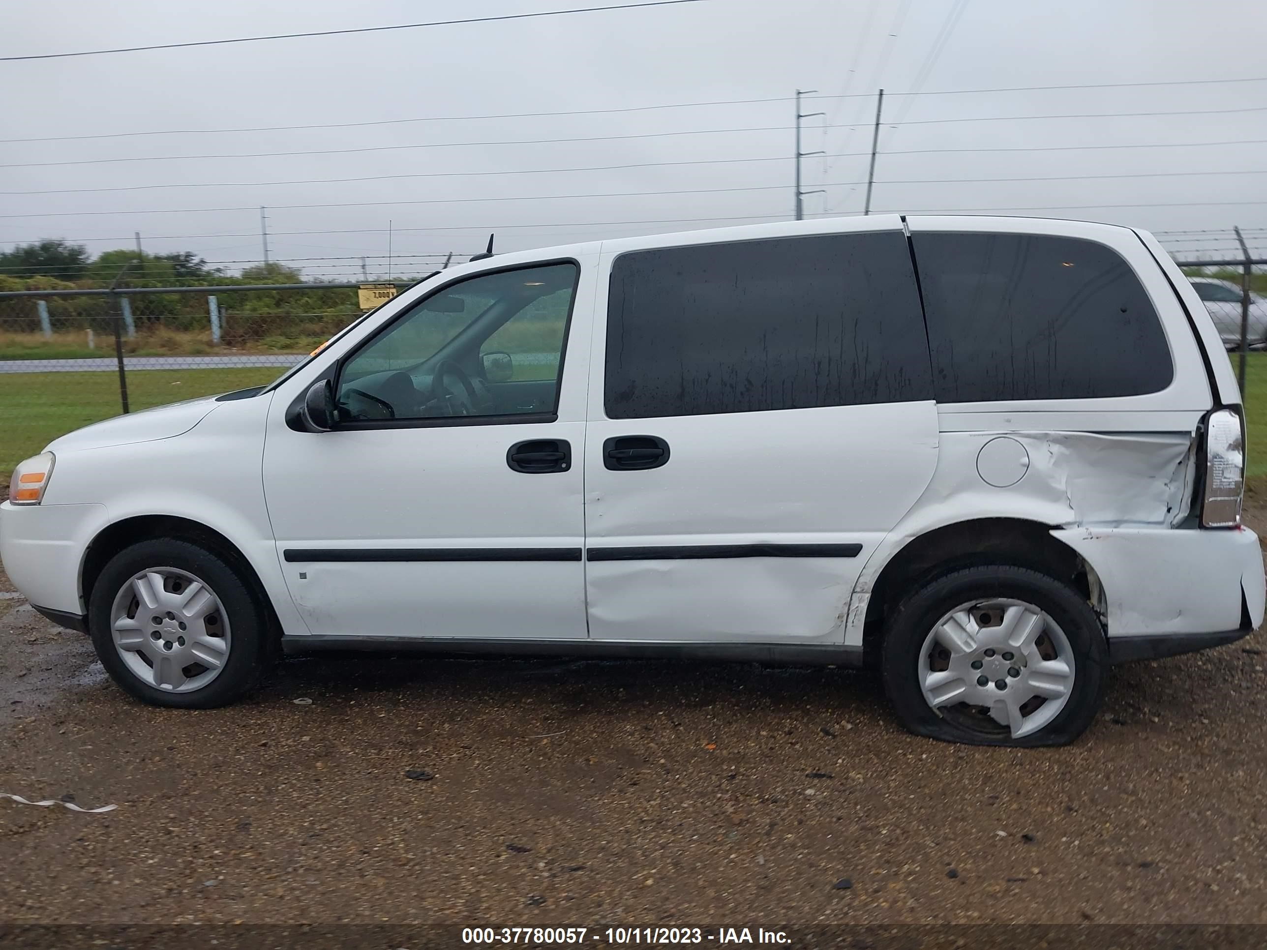 Photo 13 VIN: 1GNDU23117D130613 - CHEVROLET UPLANDER 