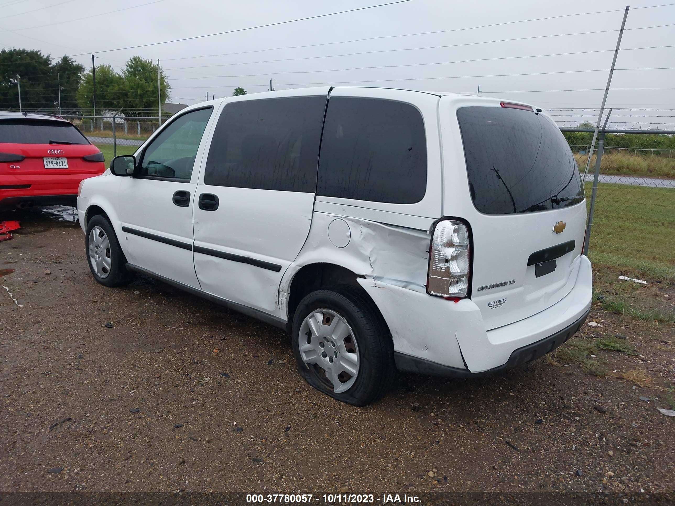 Photo 2 VIN: 1GNDU23117D130613 - CHEVROLET UPLANDER 