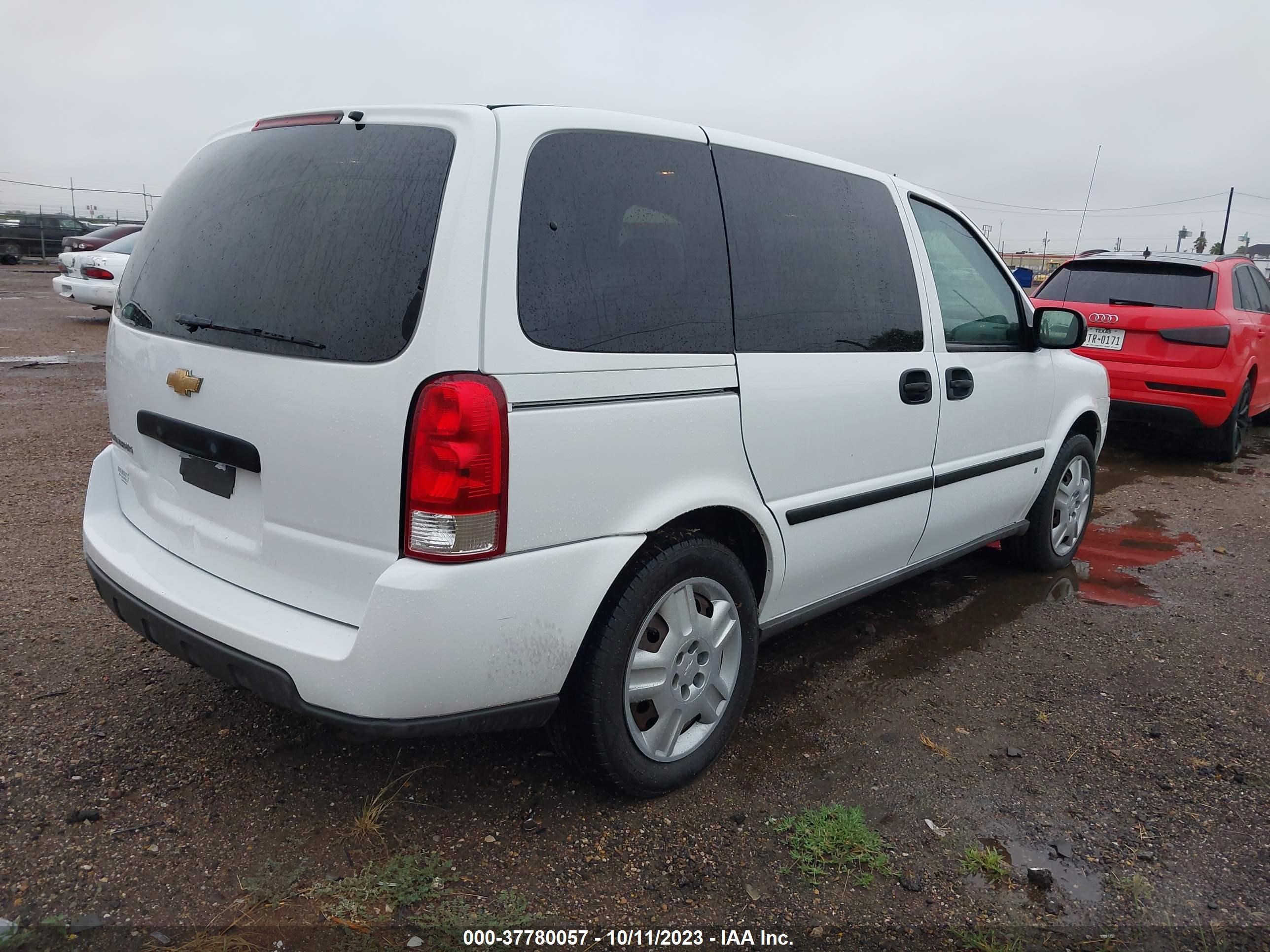 Photo 3 VIN: 1GNDU23117D130613 - CHEVROLET UPLANDER 