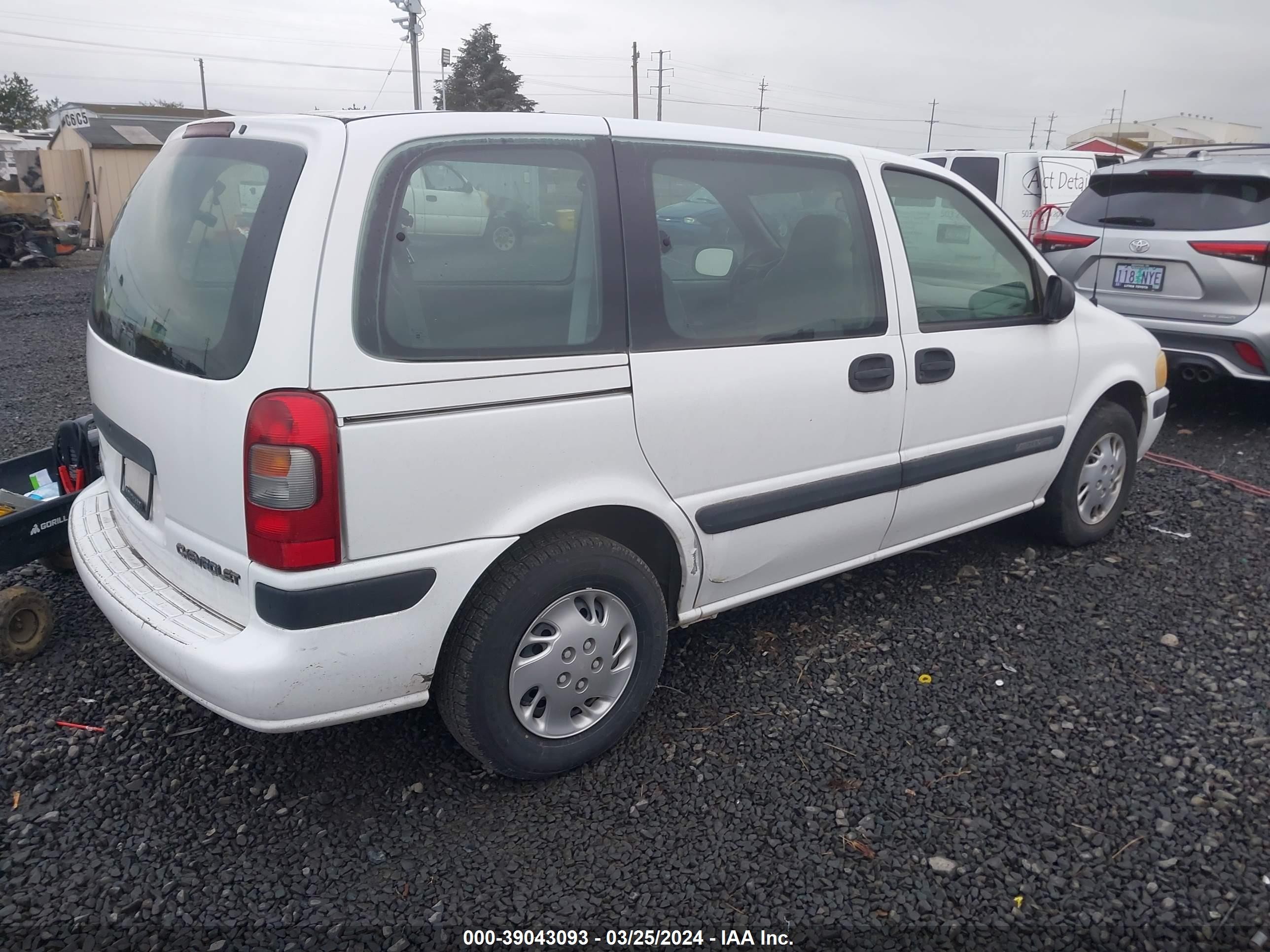 Photo 3 VIN: 1GNDU23E03D209347 - CHEVROLET VENTURE 