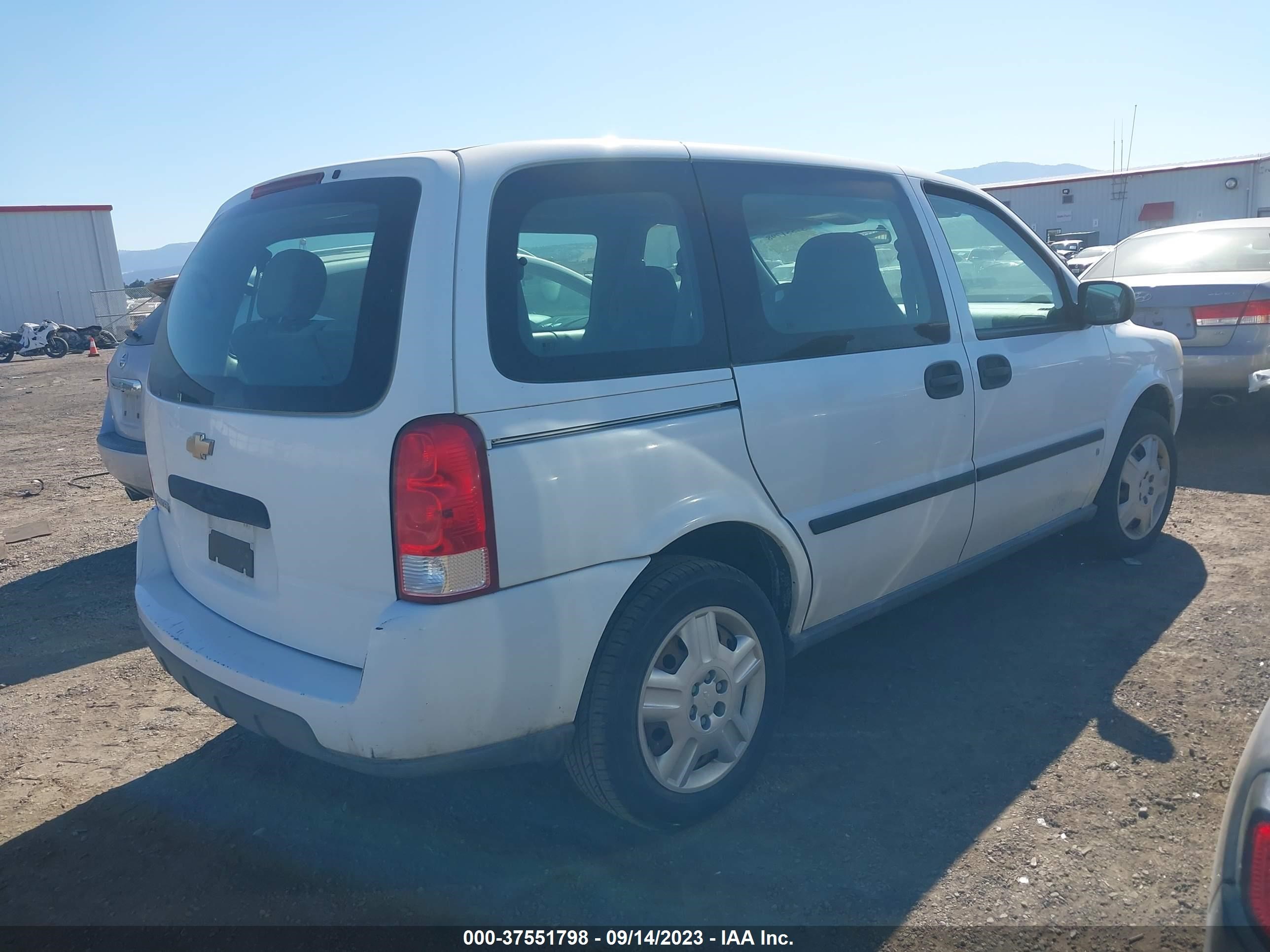 Photo 3 VIN: 1GNDU23L76D222485 - CHEVROLET UPLANDER 