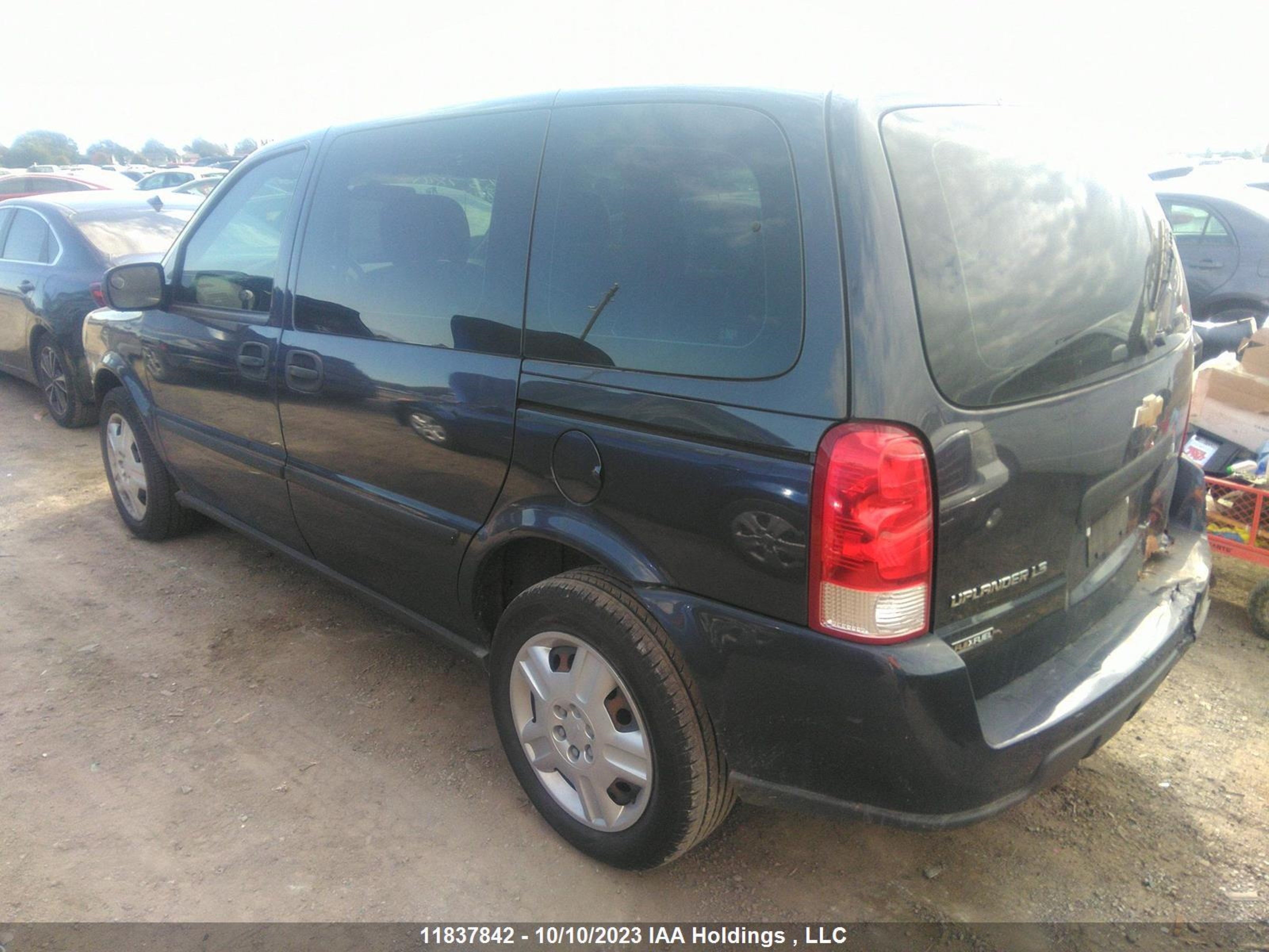 Photo 2 VIN: 1GNDU23W18D123657 - CHEVROLET UPLANDER 