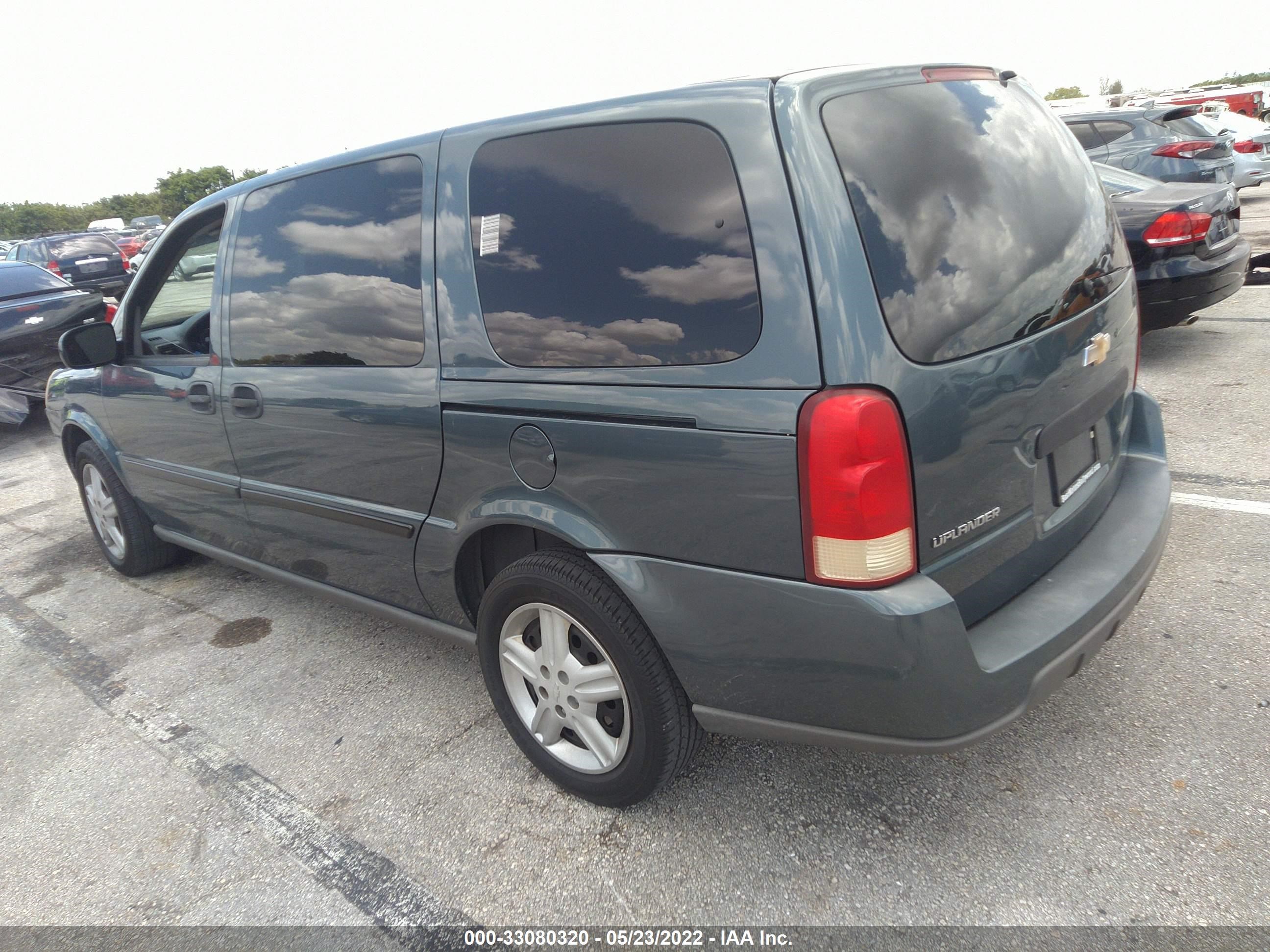 Photo 2 VIN: 1GNDV03LX5D239586 - CHEVROLET UPLANDER 