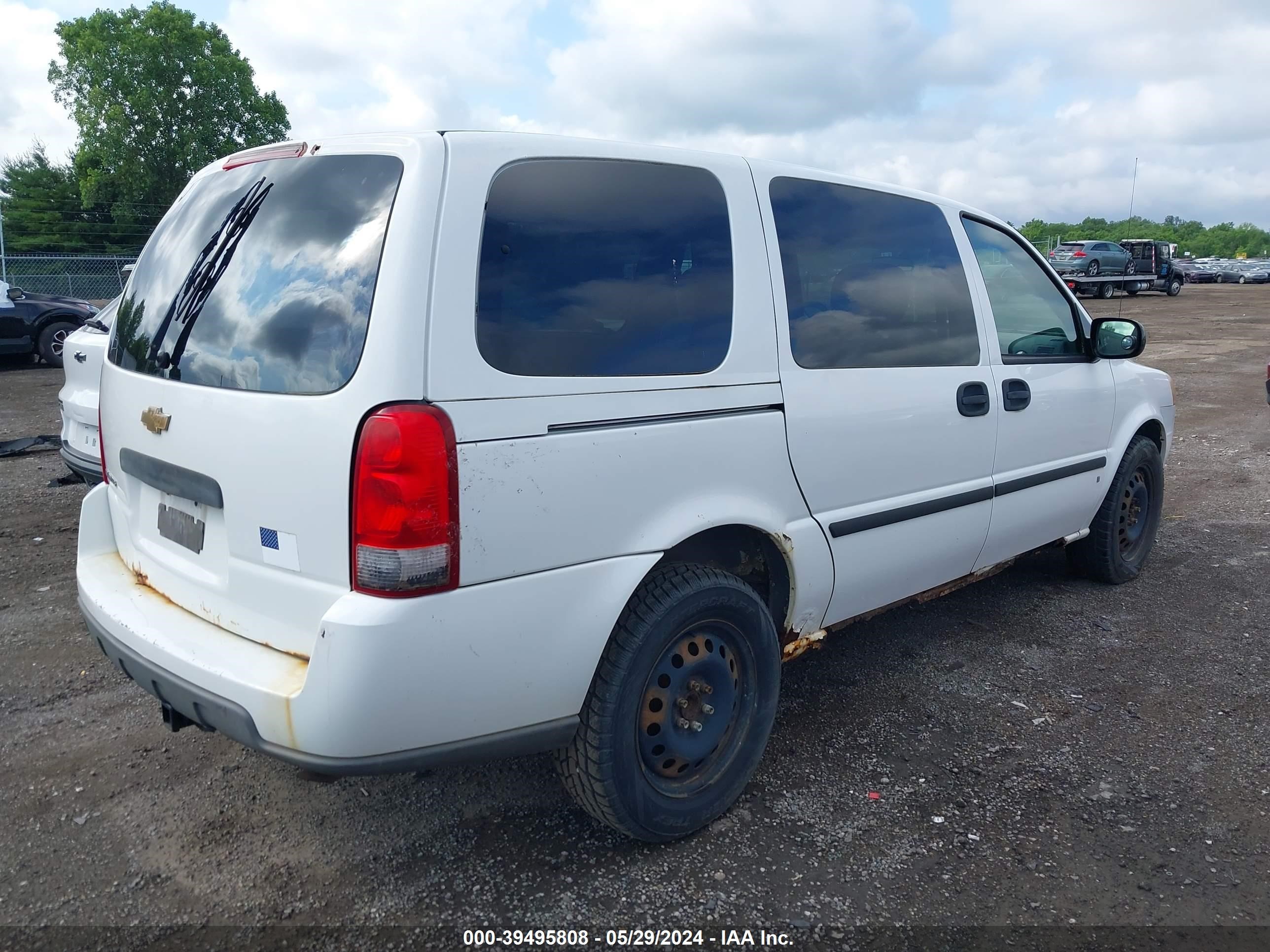 Photo 3 VIN: 1GNDV13117D143031 - CHEVROLET UPLANDER 