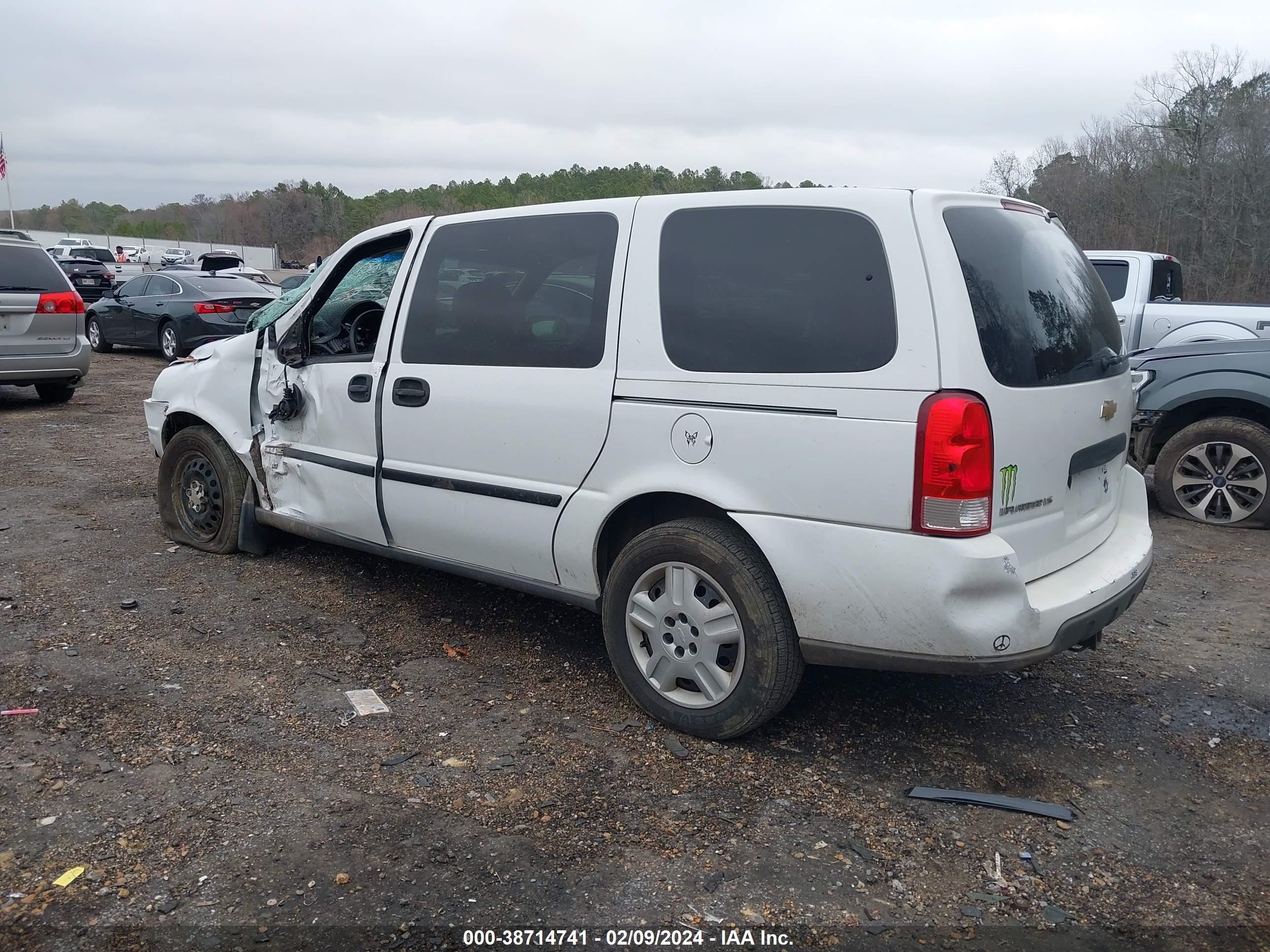 Photo 2 VIN: 1GNDV23147D207584 - CHEVROLET UPLANDER 