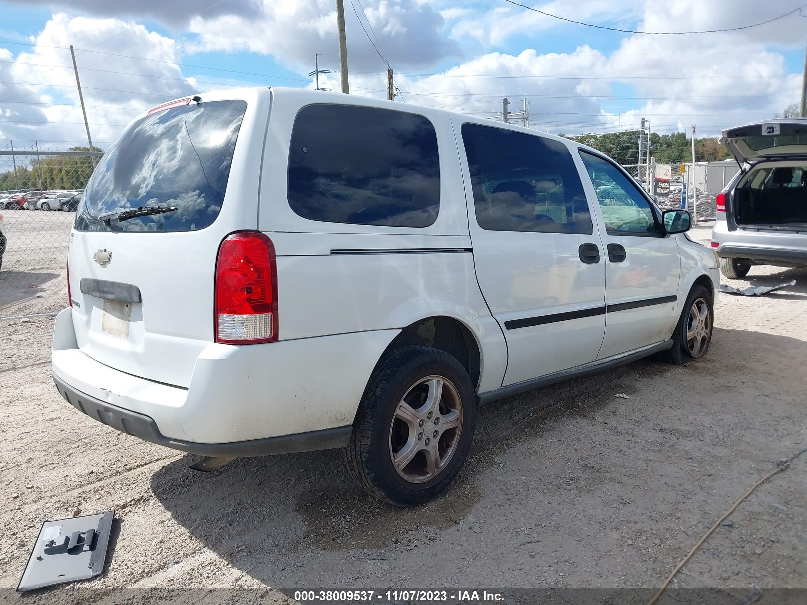 Photo 3 VIN: 1GNDV23177D107897 - CHEVROLET UPLANDER 