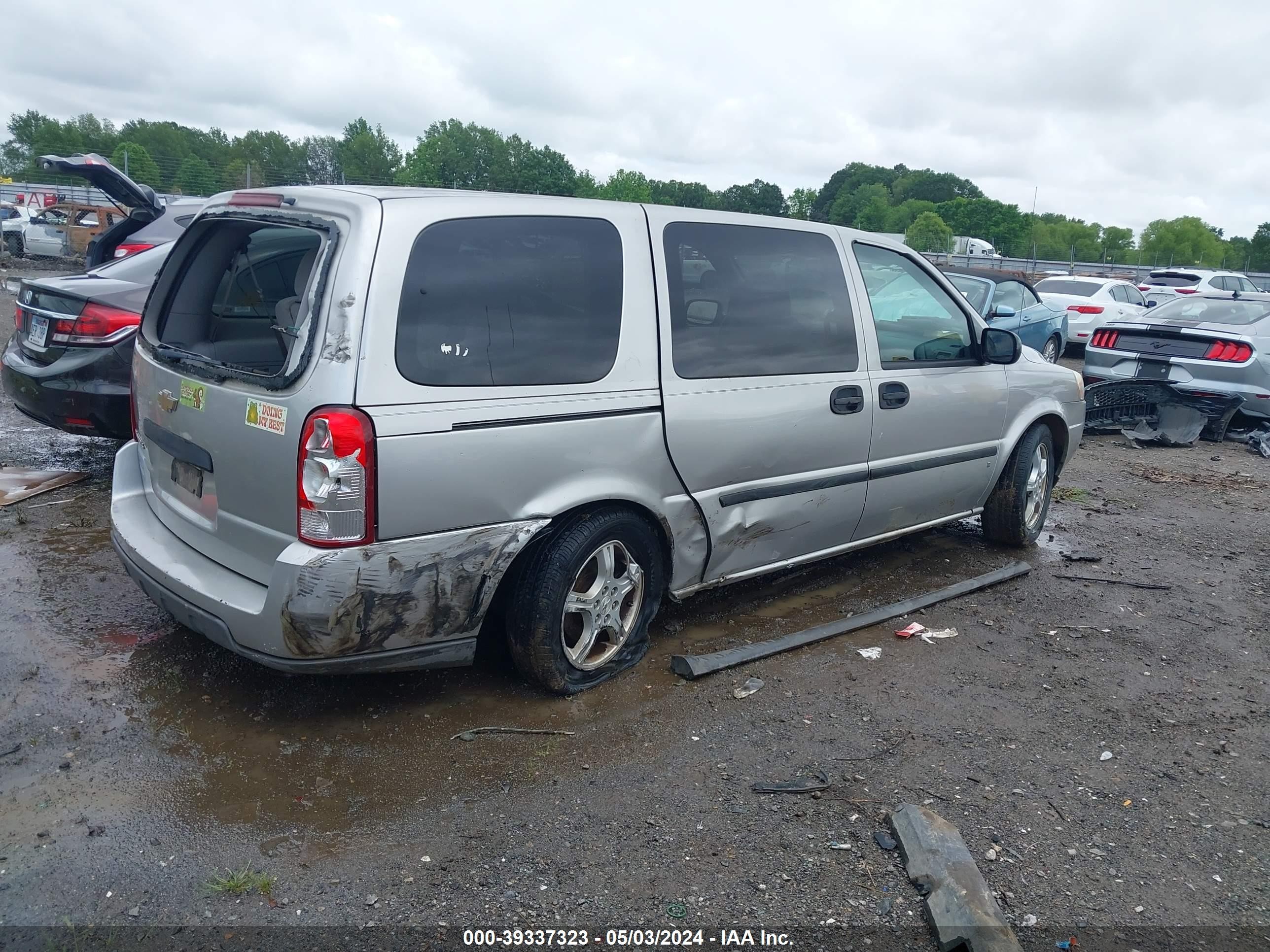 Photo 3 VIN: 1GNDV23178D138424 - CHEVROLET UPLANDER 