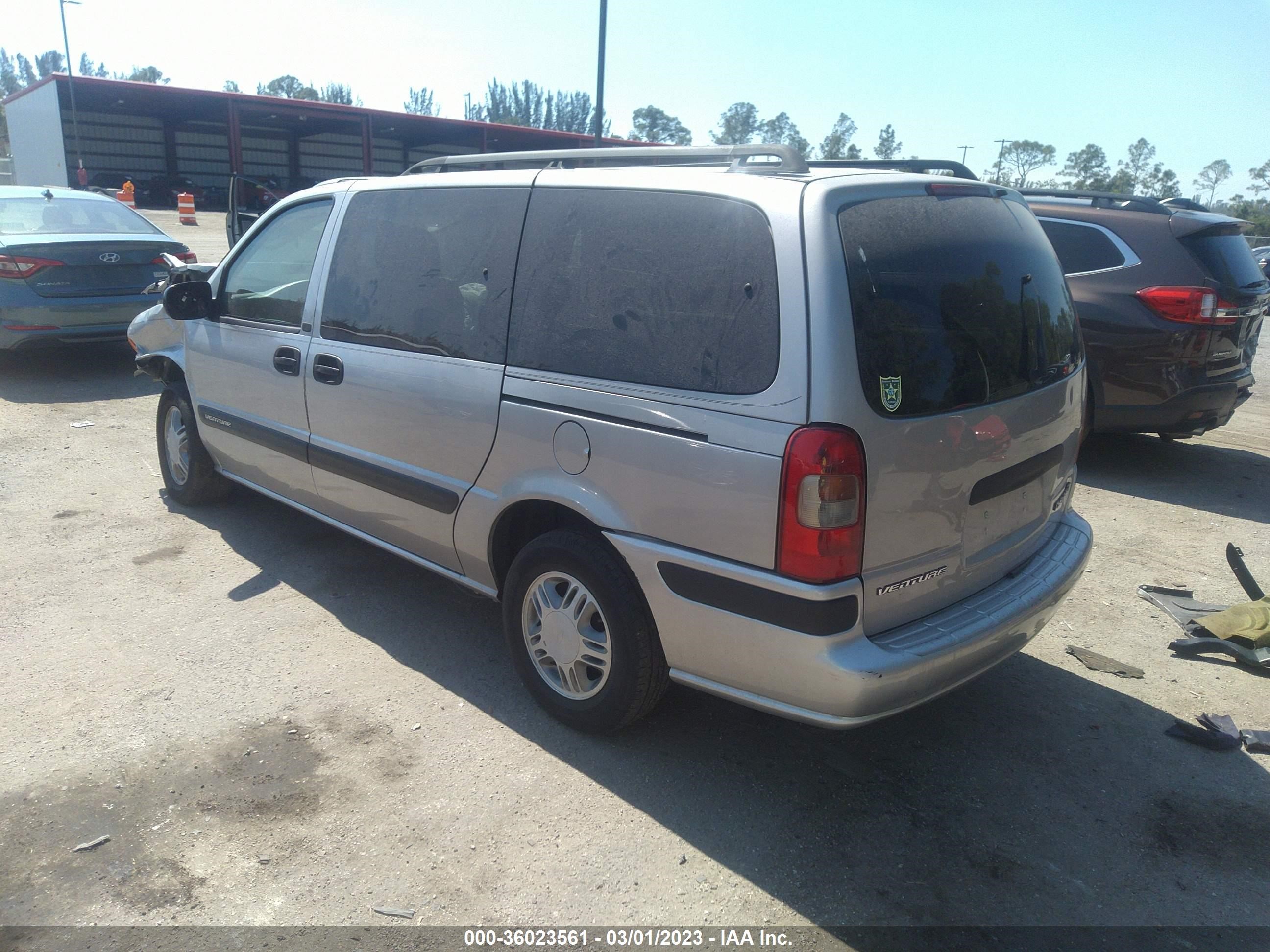 Photo 2 VIN: 1GNDV23E35D134952 - CHEVROLET VENTURE 