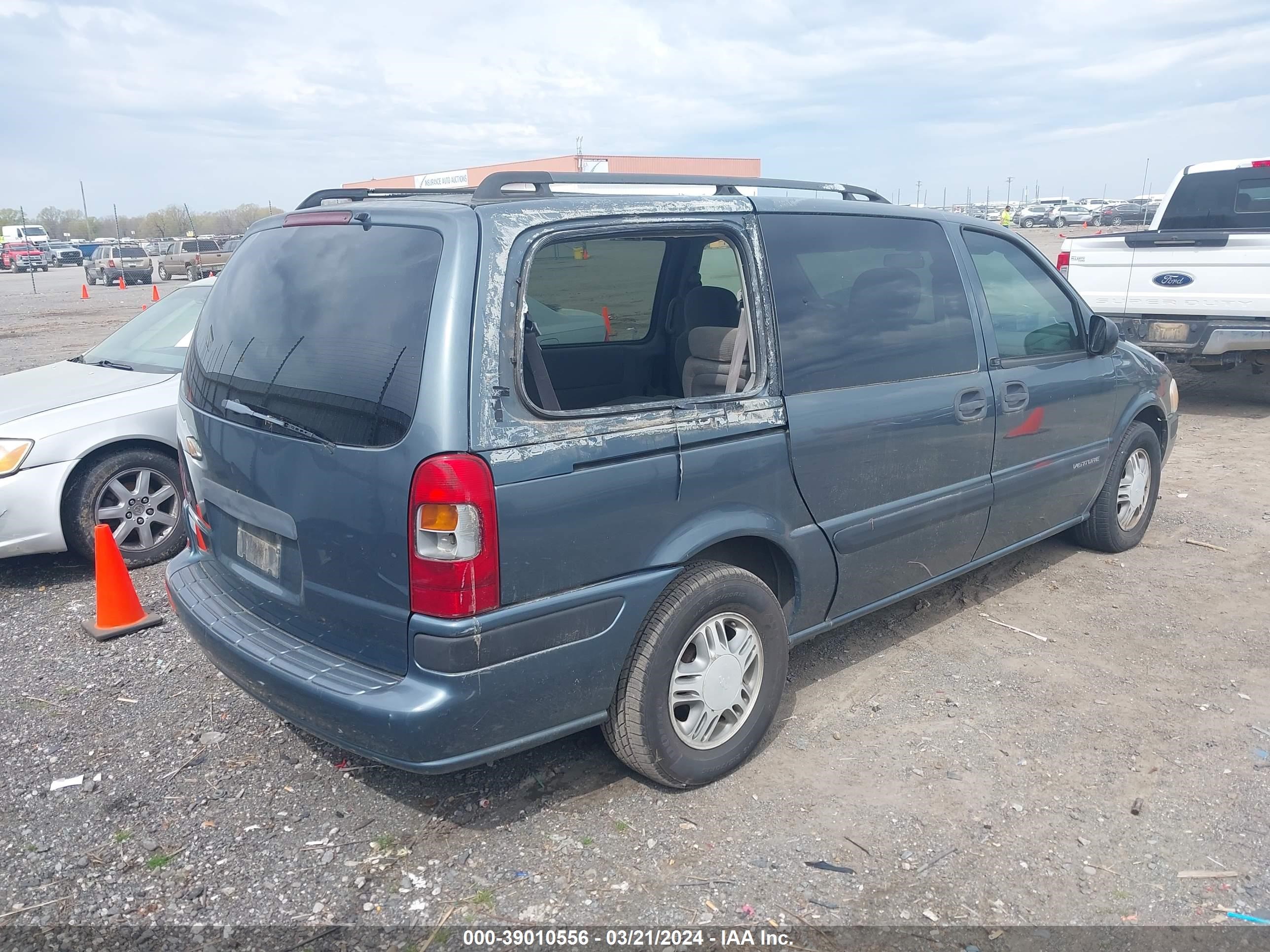 Photo 3 VIN: 1GNDV23EX5D100426 - CHEVROLET VENTURE 