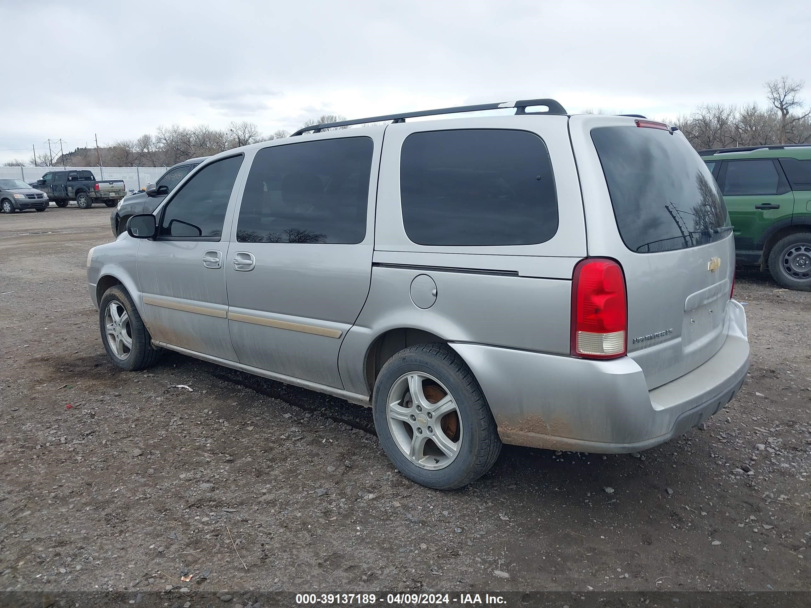 Photo 2 VIN: 1GNDV23L35D254331 - CHEVROLET UPLANDER 