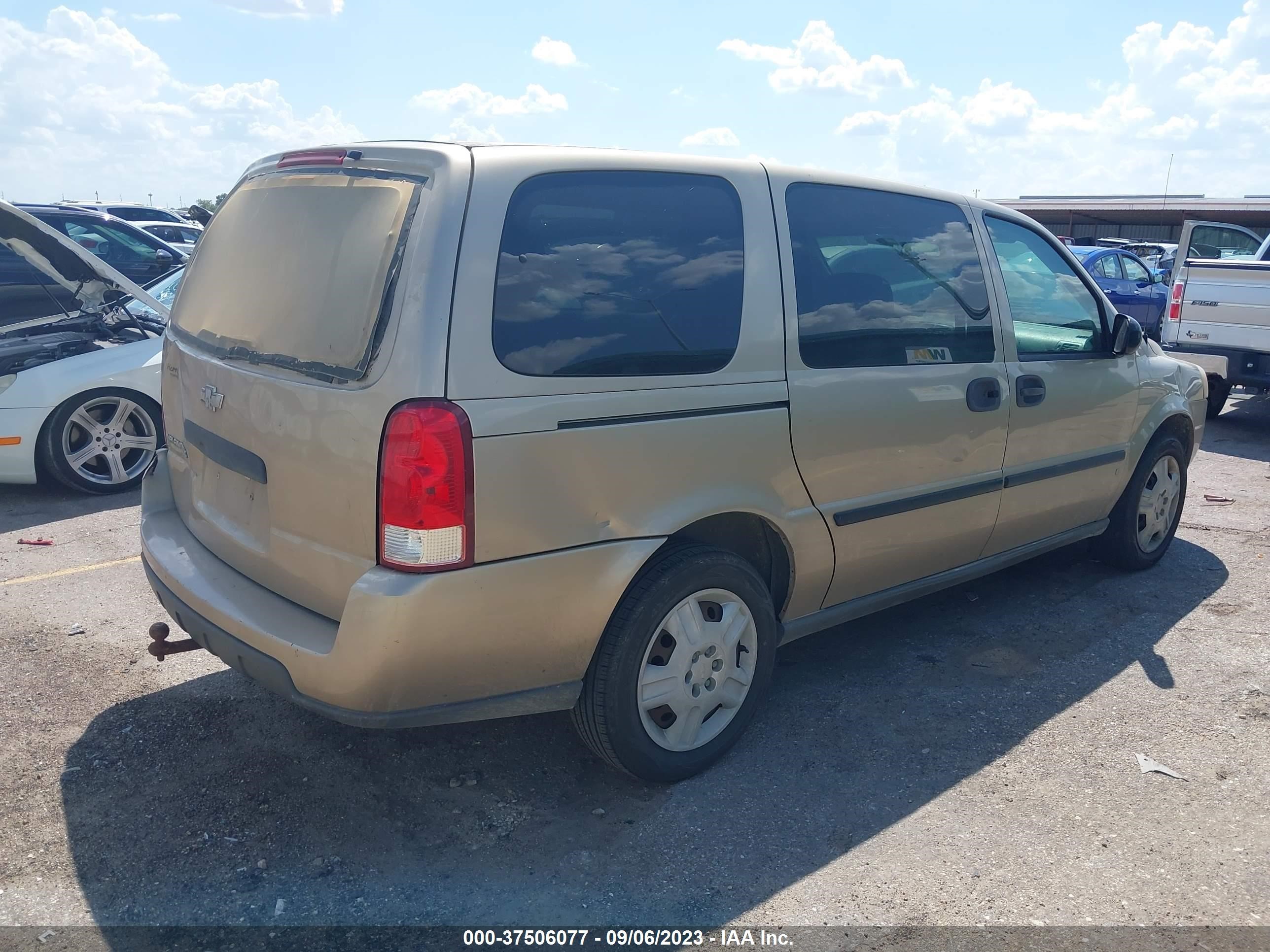 Photo 3 VIN: 1GNDV23L66D122794 - CHEVROLET UPLANDER 