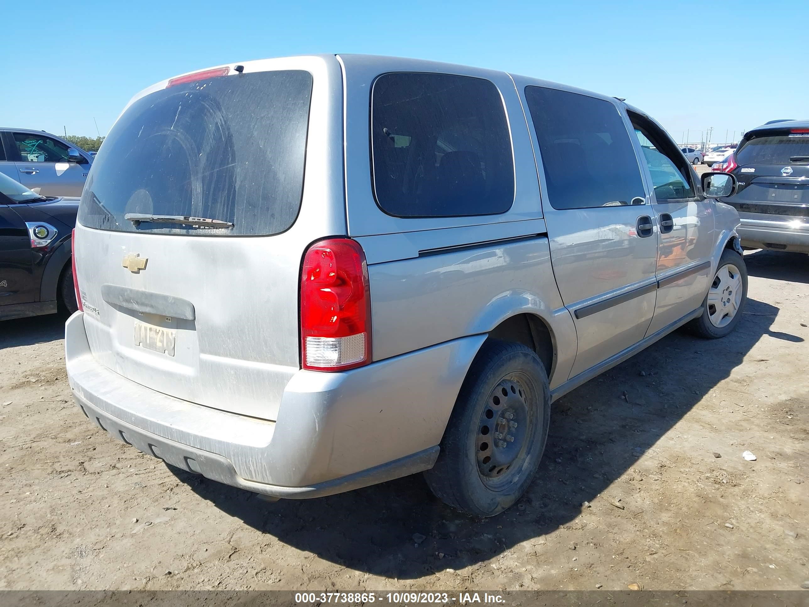 Photo 3 VIN: 1GNDV23L86D223609 - CHEVROLET UPLANDER 