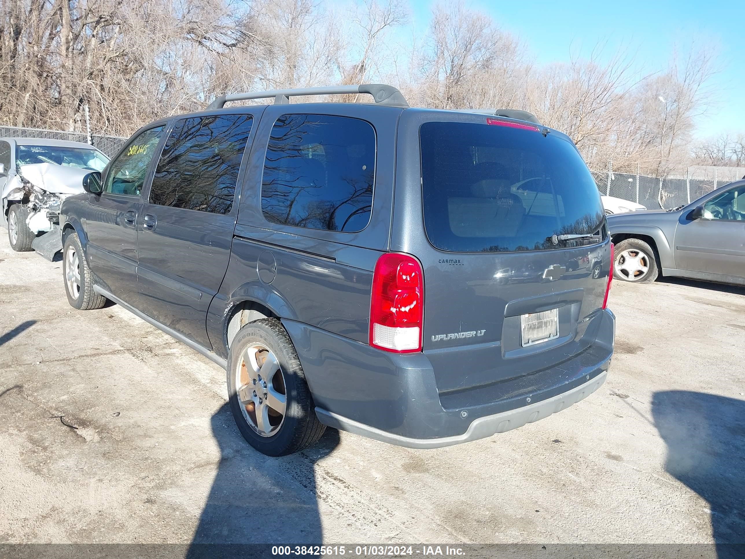 Photo 2 VIN: 1GNDV33138D139172 - CHEVROLET UPLANDER 