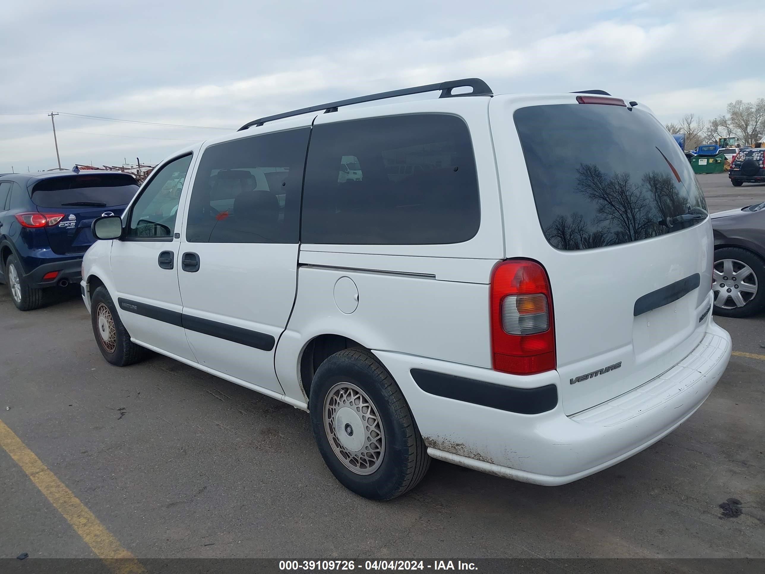 Photo 2 VIN: 1GNDX03E24D187929 - CHEVROLET VENTURE 