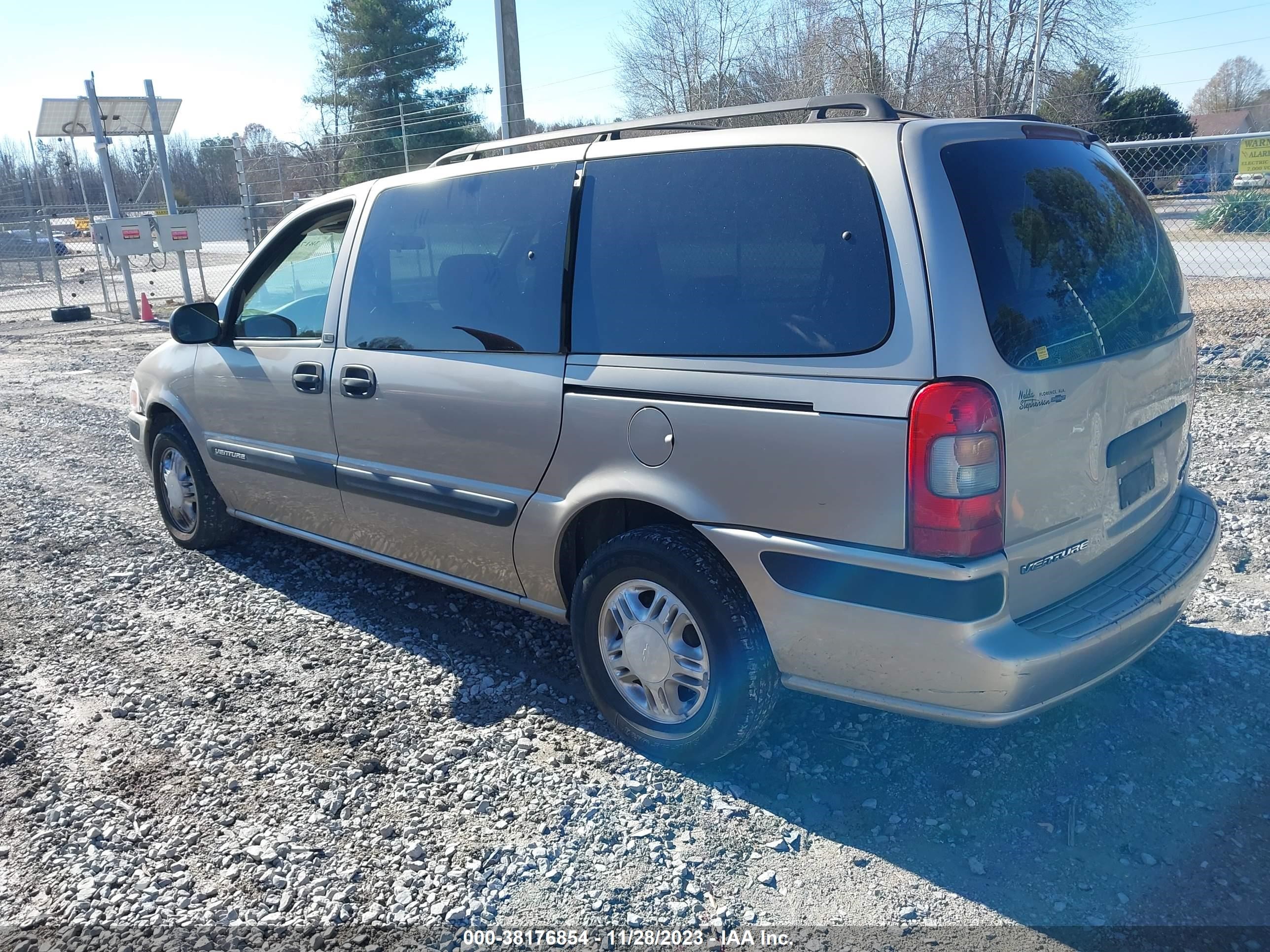 Photo 2 VIN: 1GNDX03E32D174717 - CHEVROLET VENTURE 