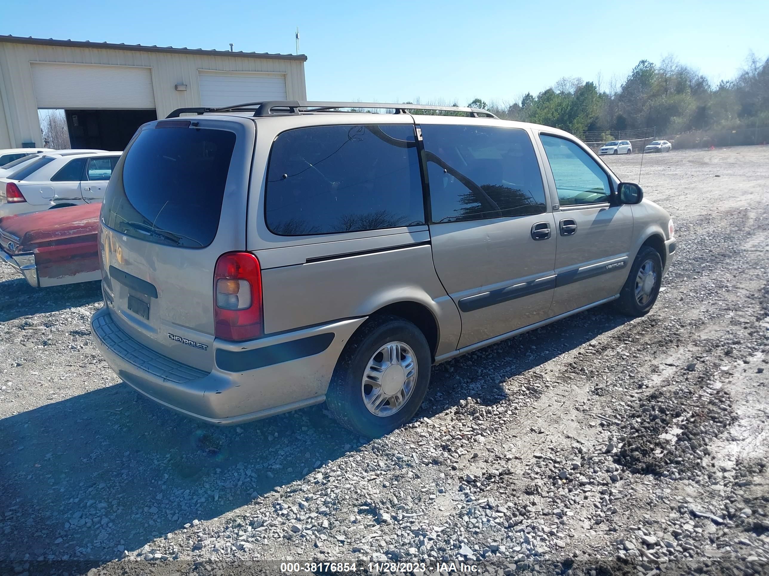 Photo 3 VIN: 1GNDX03E32D174717 - CHEVROLET VENTURE 