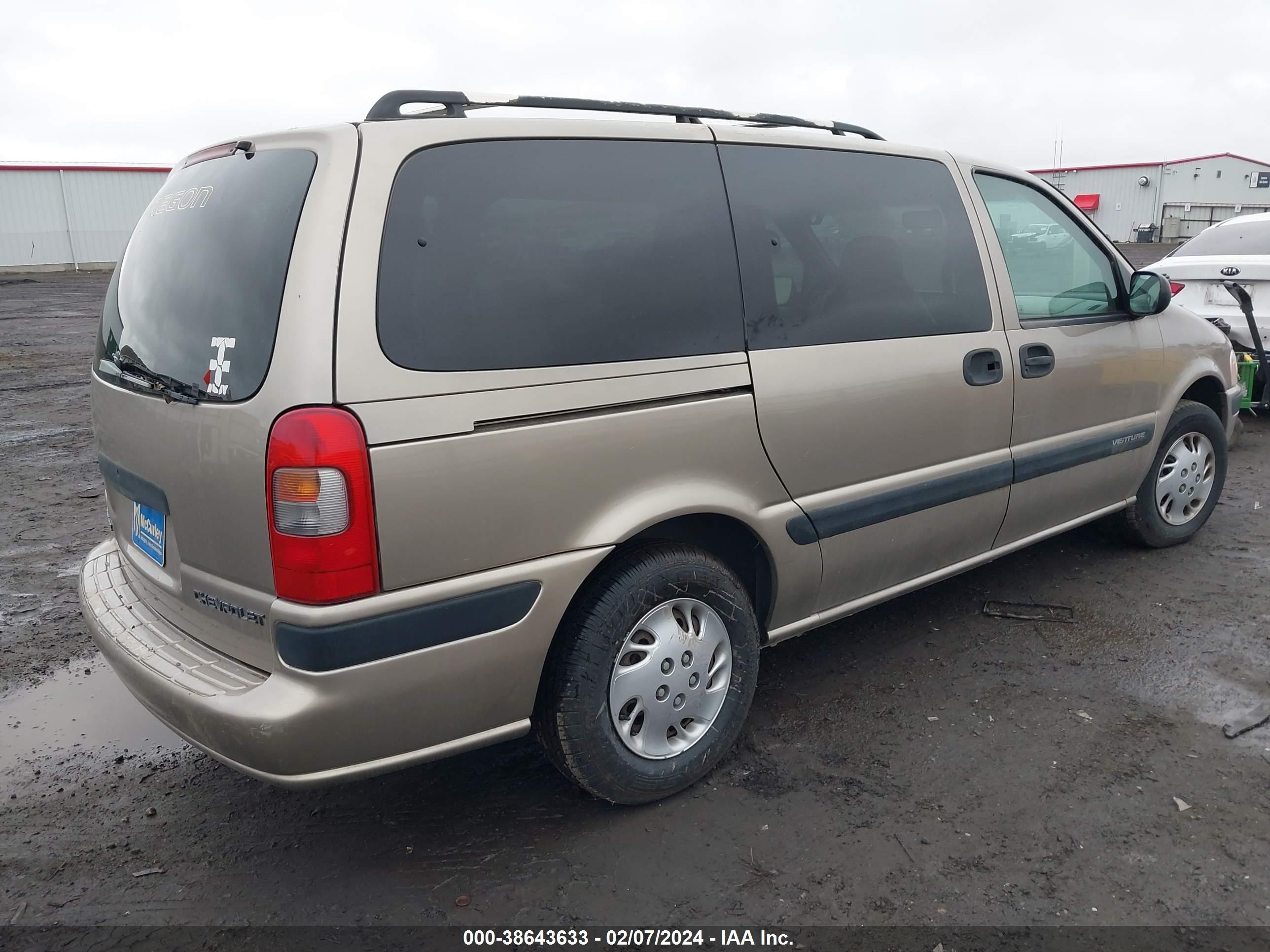 Photo 3 VIN: 1GNDX03E4YD231760 - CHEVROLET VENTURE 