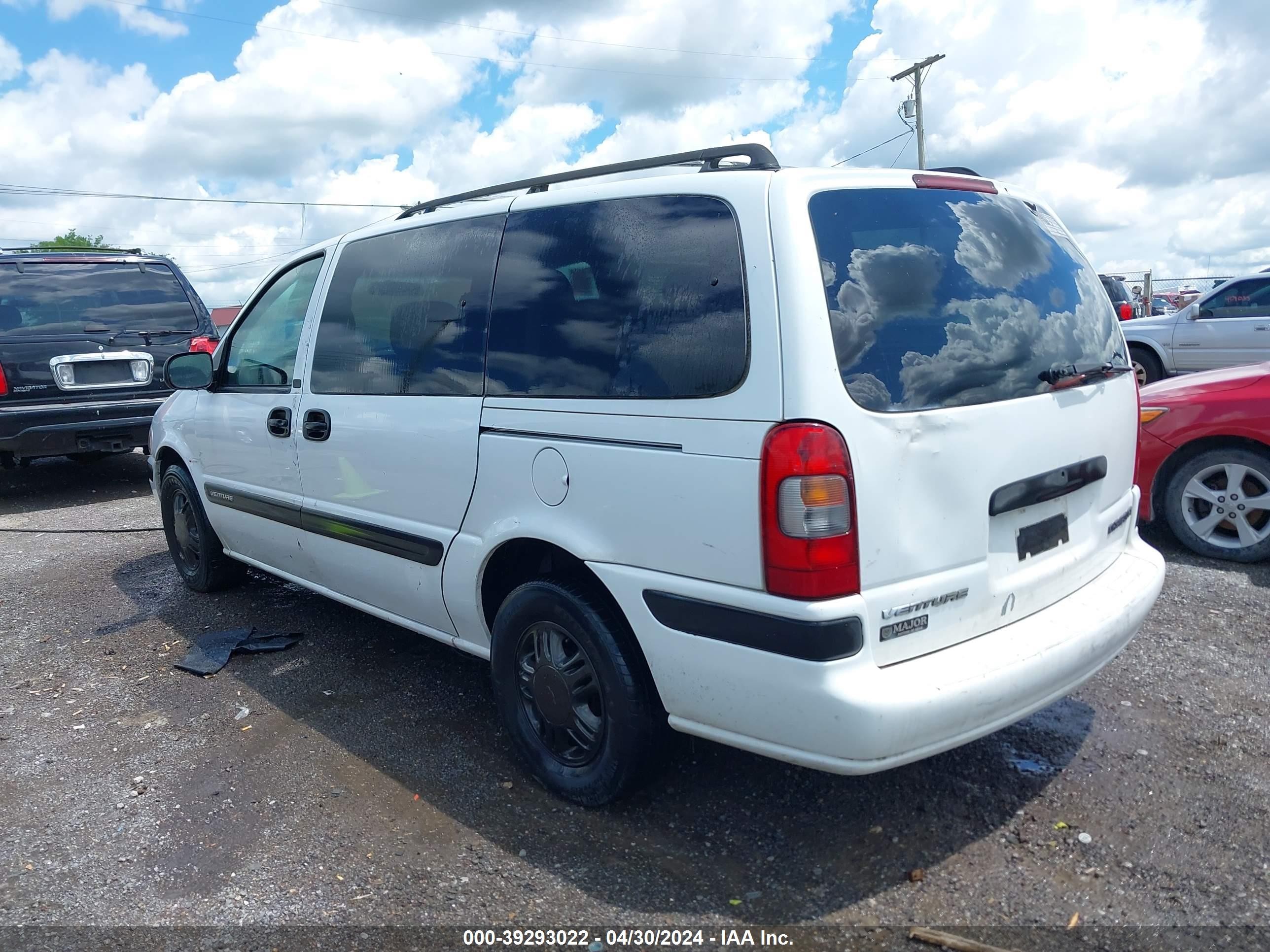 Photo 2 VIN: 1GNDX03E51D220899 - CHEVROLET VENTURE 