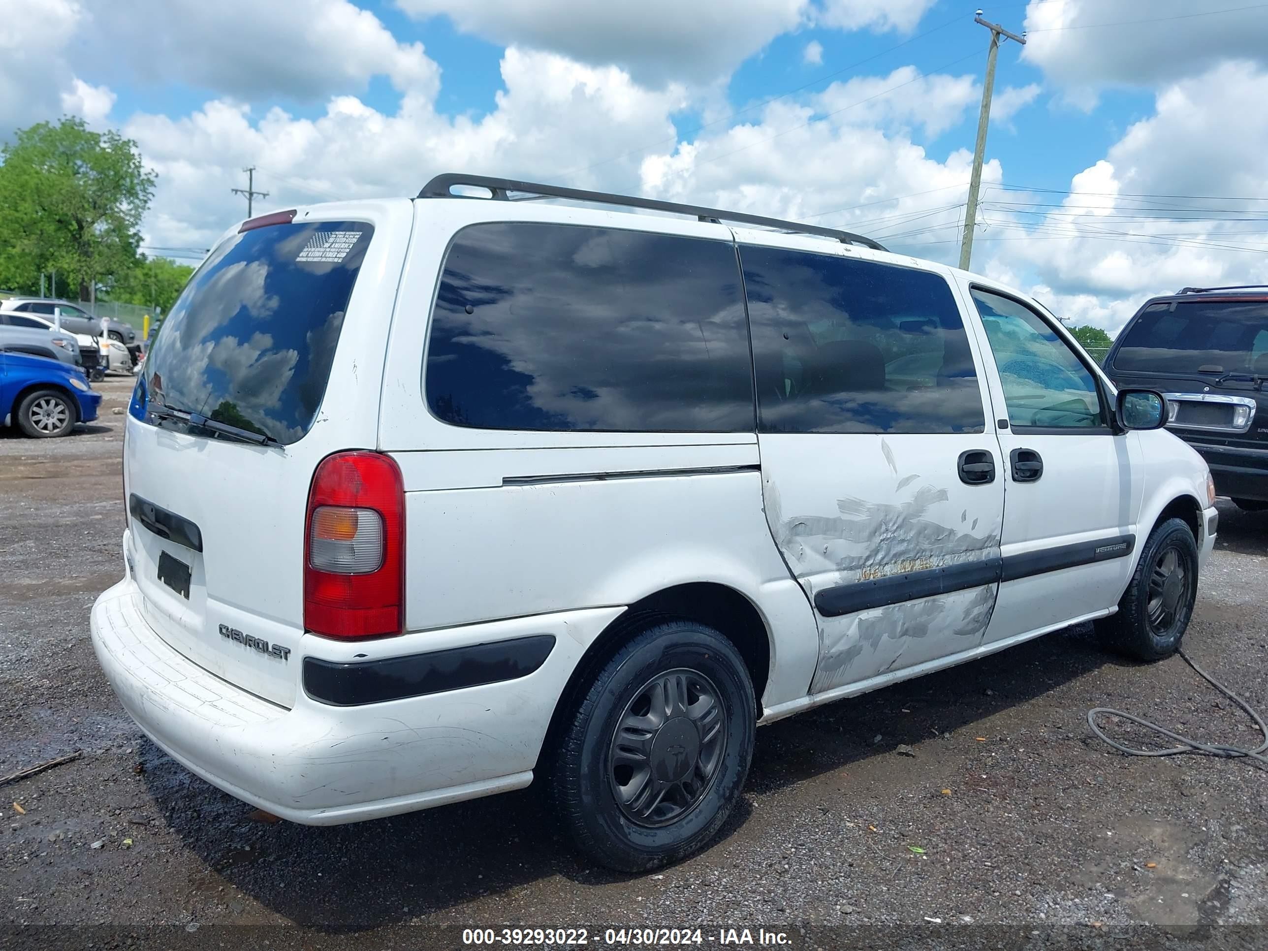 Photo 3 VIN: 1GNDX03E51D220899 - CHEVROLET VENTURE 