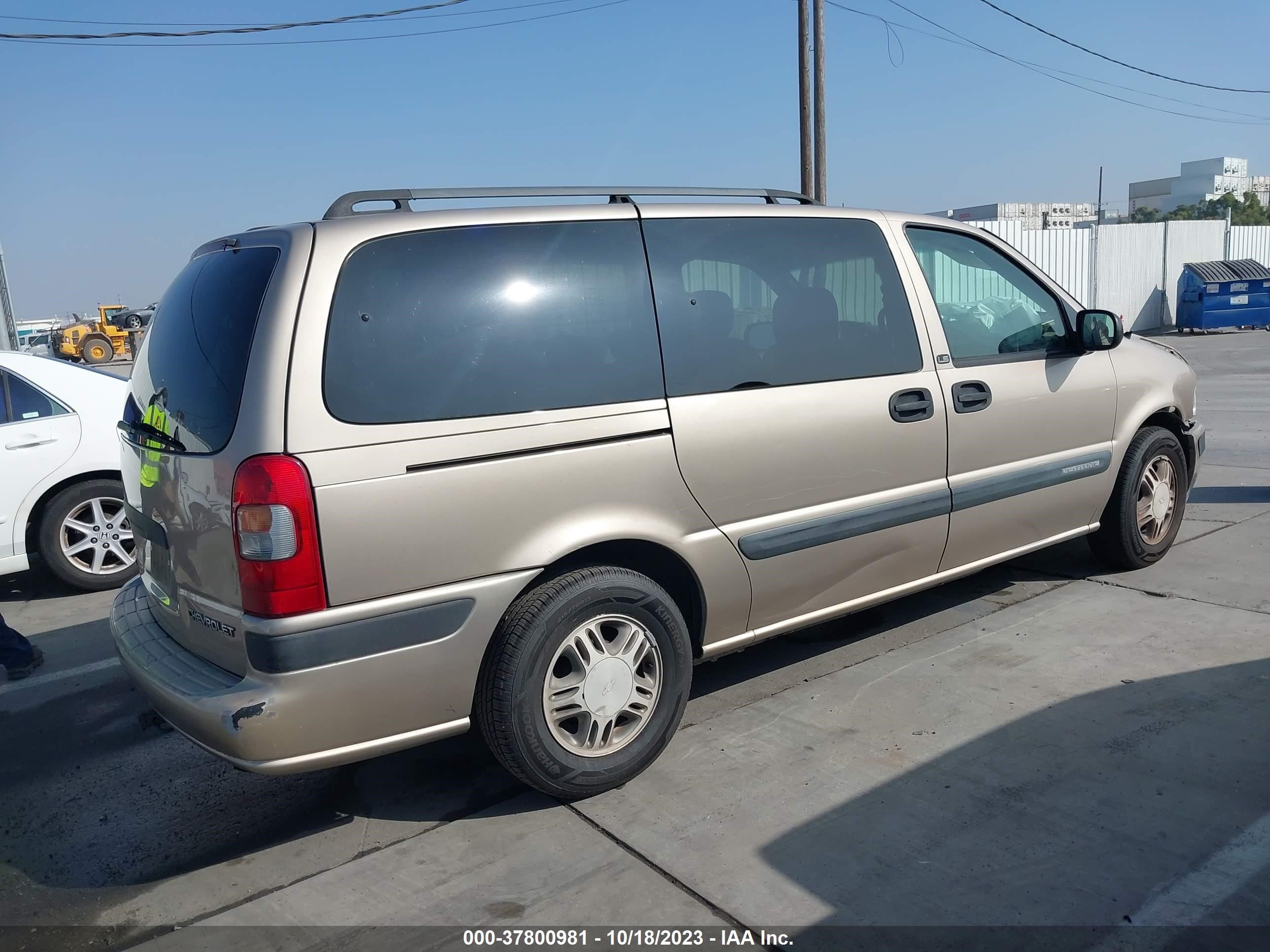 Photo 3 VIN: 1GNDX03E74D250331 - CHEVROLET VENTURE 