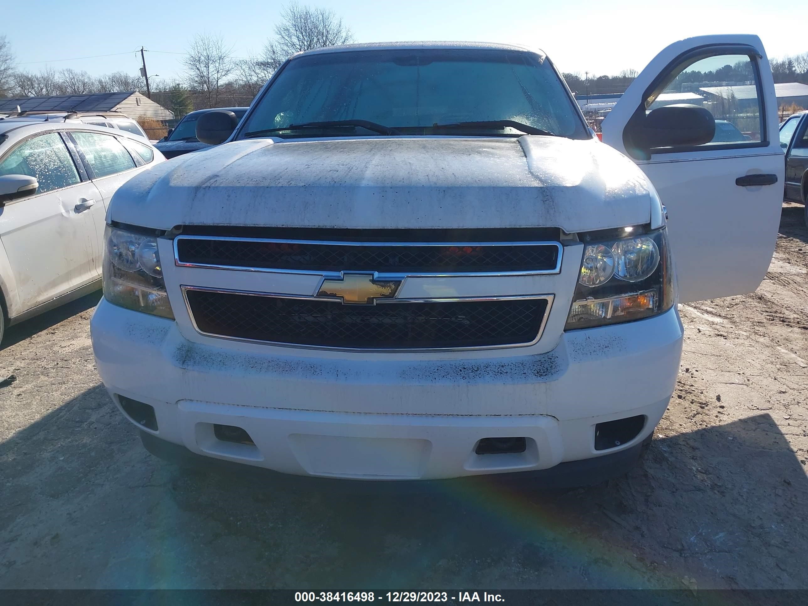 Photo 5 VIN: 1GNEC03027R377080 - CHEVROLET TAHOE 